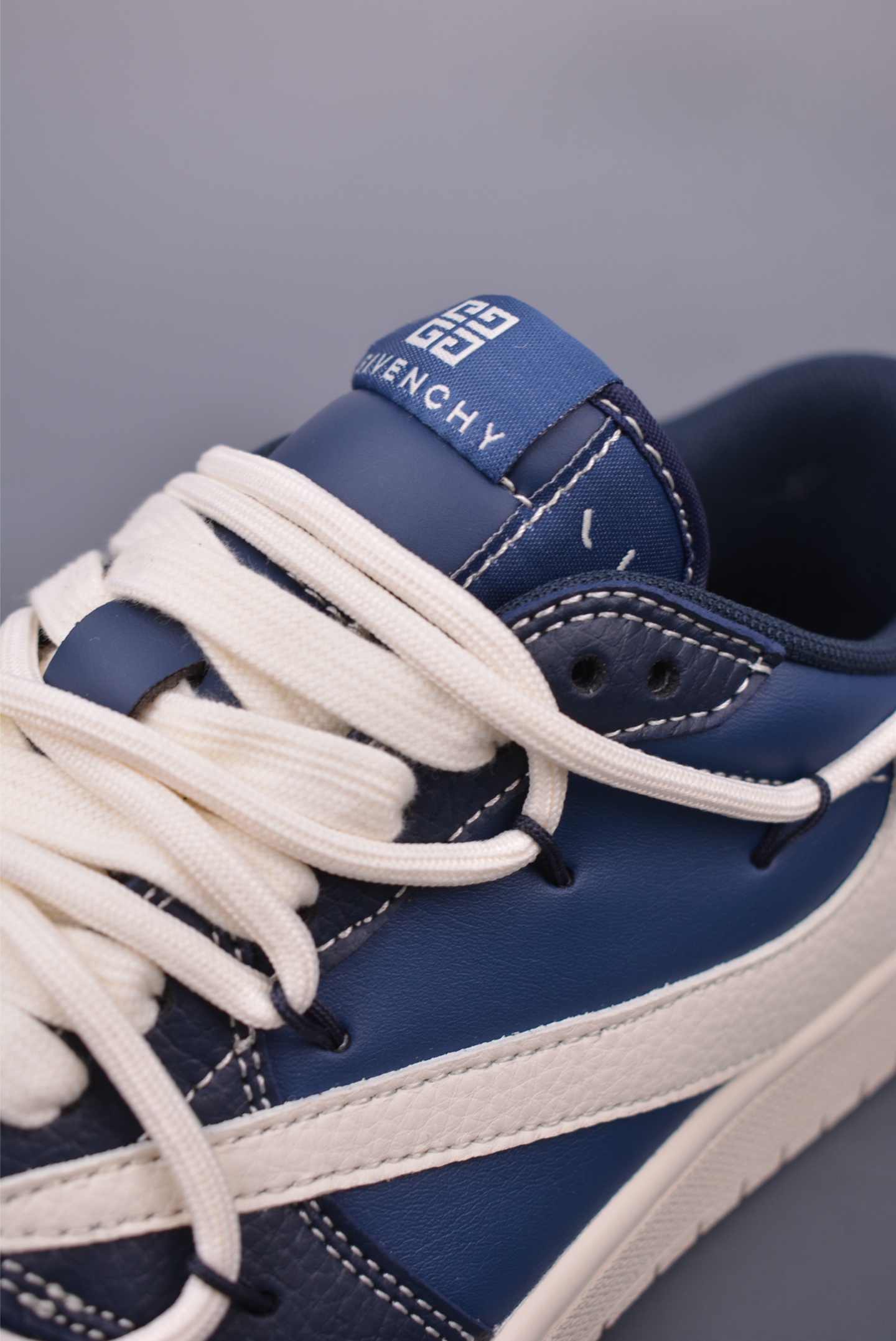 300 Nike Jordan Air Jordan 1 Givechy联名 绑带解构 DM6868-105