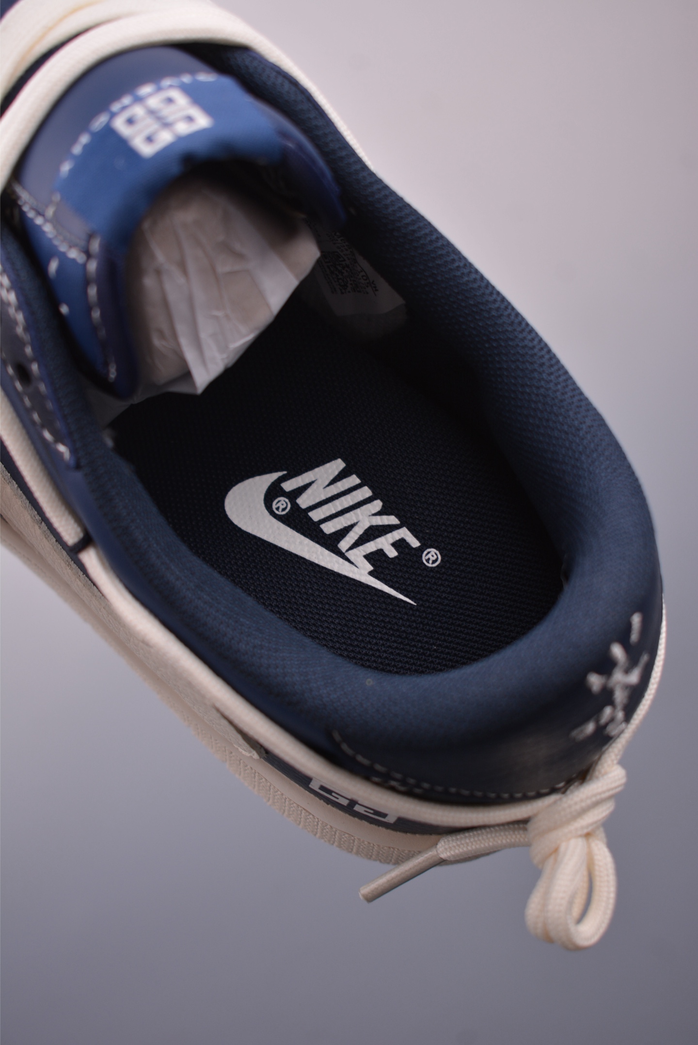 300 Nike Jordan Air Jordan 1 Givechy联名 绑带解构 DM6868-105