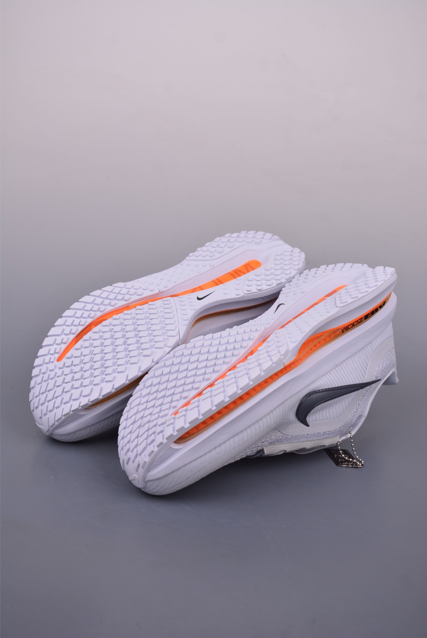 300 Nike Air Zoom Pegasus Premium 耐克网面全掌气垫缓震跑鞋 HQ2593-001