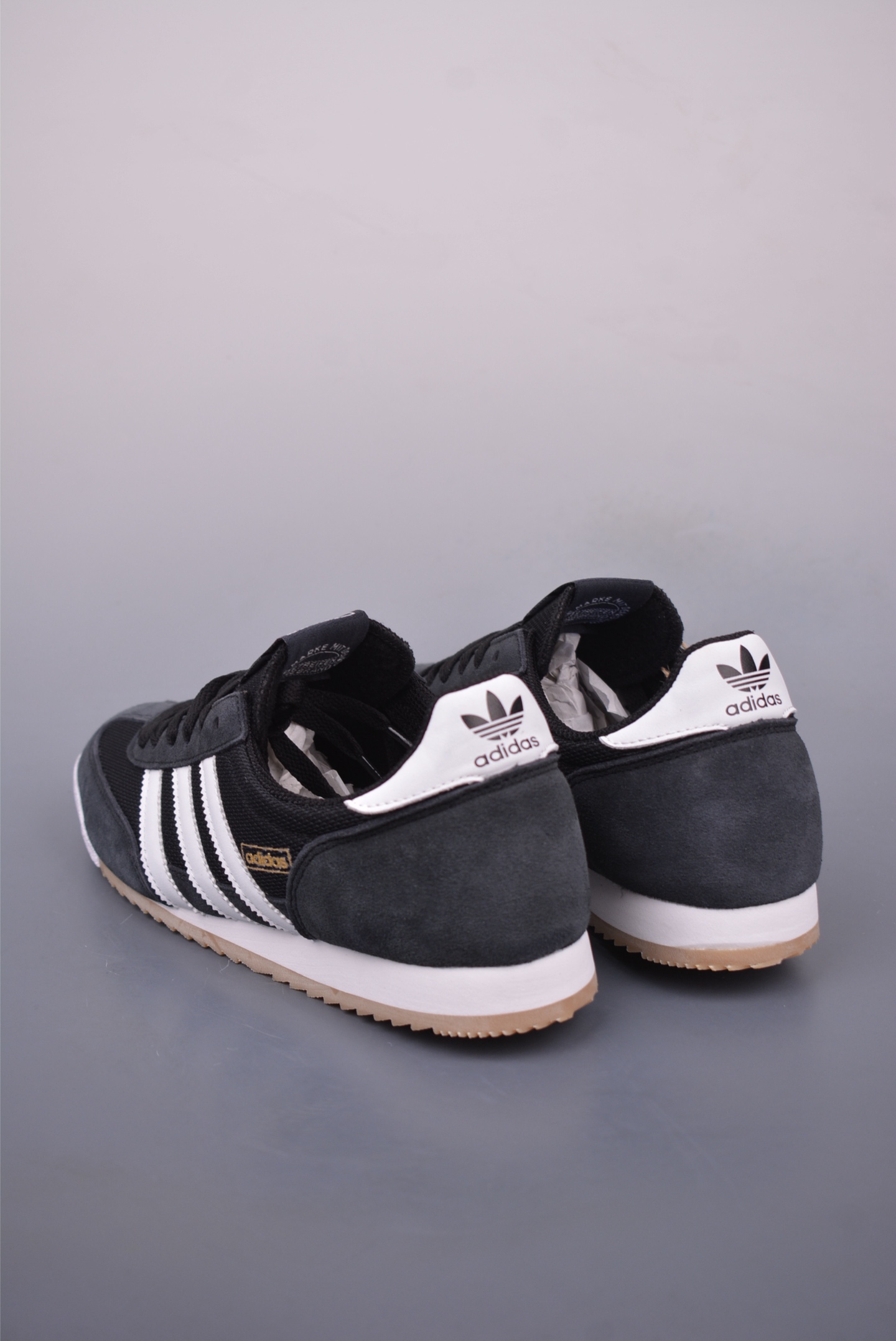 Adidas Originals R71 Retro Lightweight Sneakers - IH1324 - Versatile Style 2 i1747607270586 7389 0 1