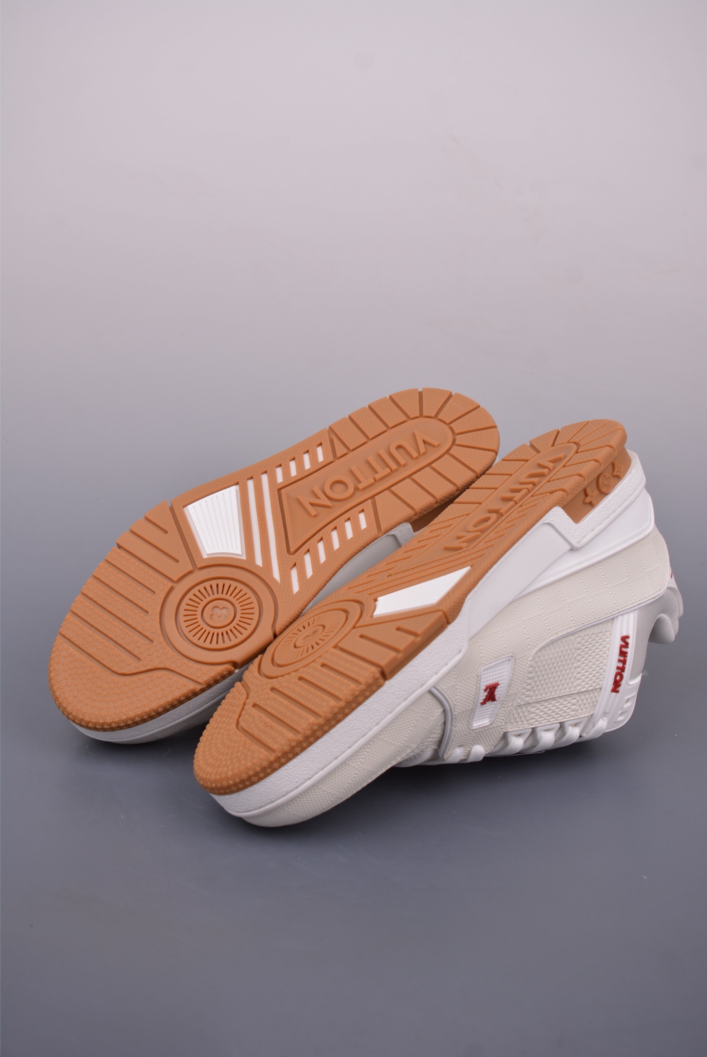 Louis Vuitton Trainer Limited Edition Sneakers - Stylish & Comfortable Design 4 i1747607335441 7837 0 2
