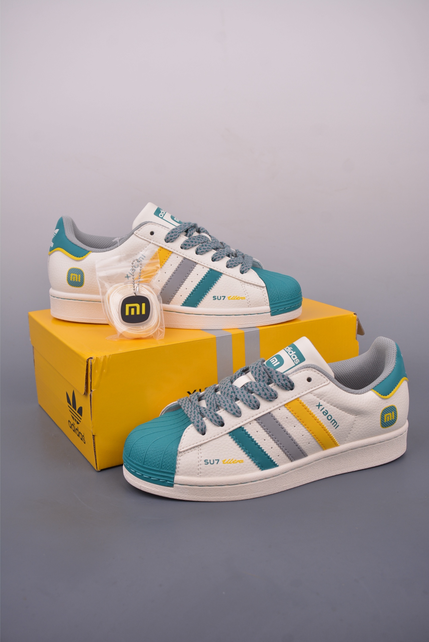 Adidas Originals Superstar 2025: Classic Shell Toe Sneakers with Premium Leather 4 i1747607435340 9102 0 2