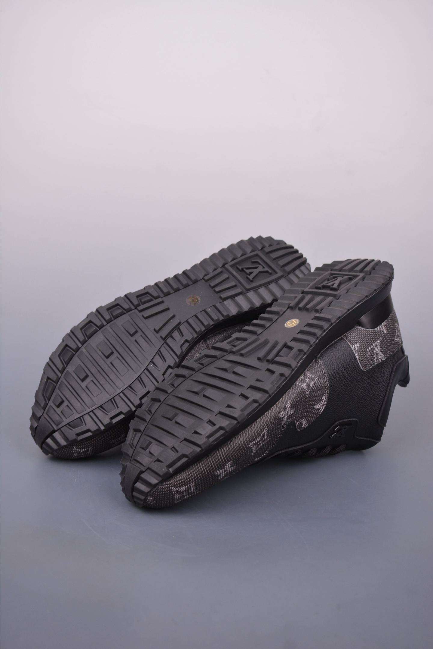 Louis Vuitton Archlight Sneakers: Leather, Color Block, Retro Style, Size 39-45 3 i1747607617847 3555 0 2