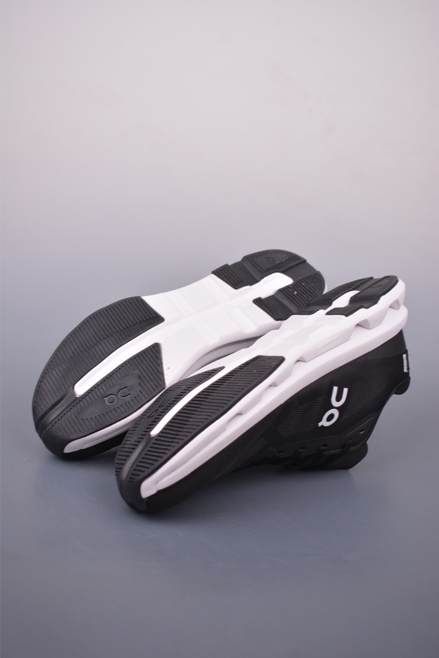 180 On昂跑 Cloudtilt Loewe 户外街头机能风跑步鞋 Cloud Hi Edge户外机能融合街头潮流 3WD3011