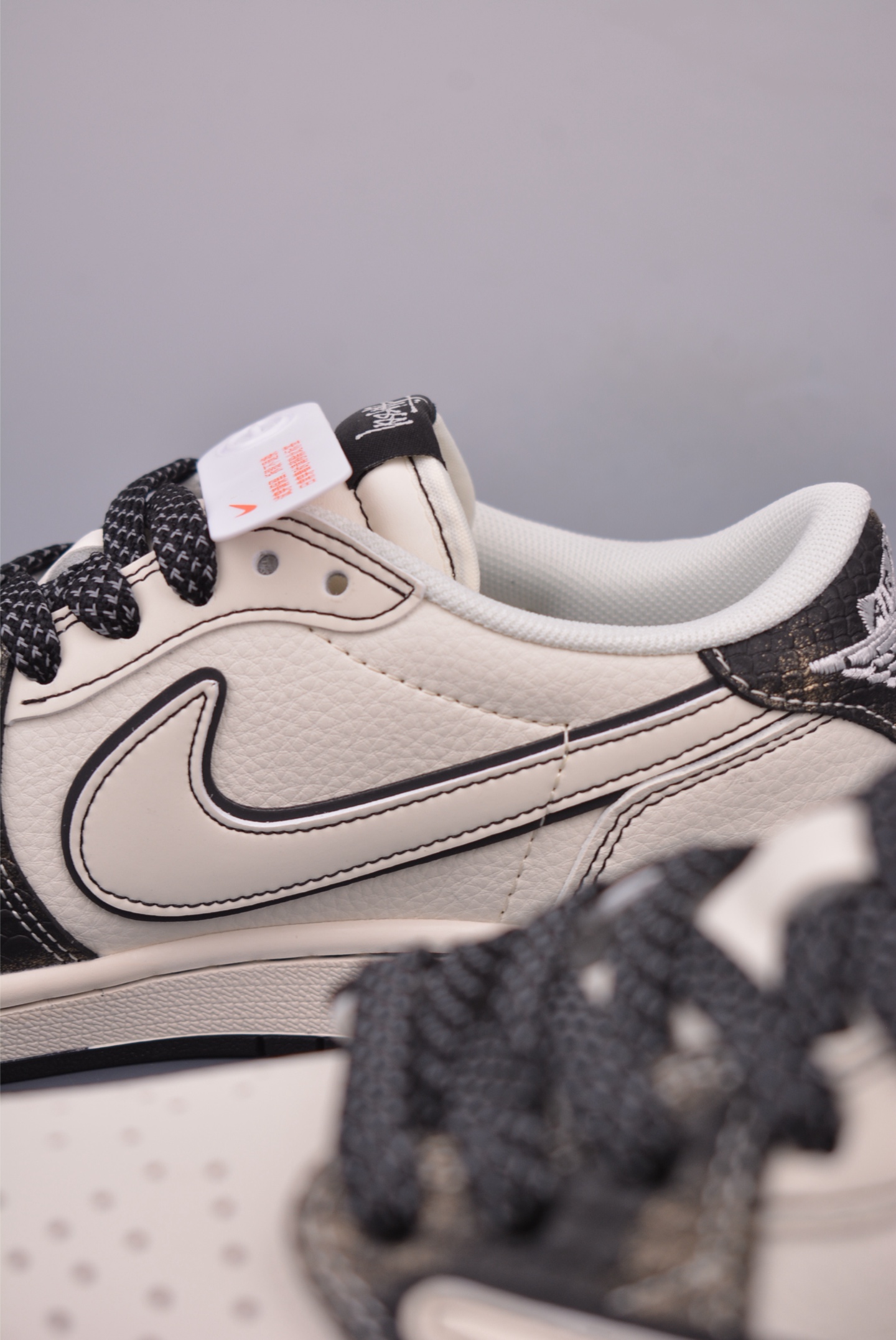 260 Fragment x Travis Scott x 猿人头 Air Jordan 1 Low 三方联名倒钩 XF8698-075