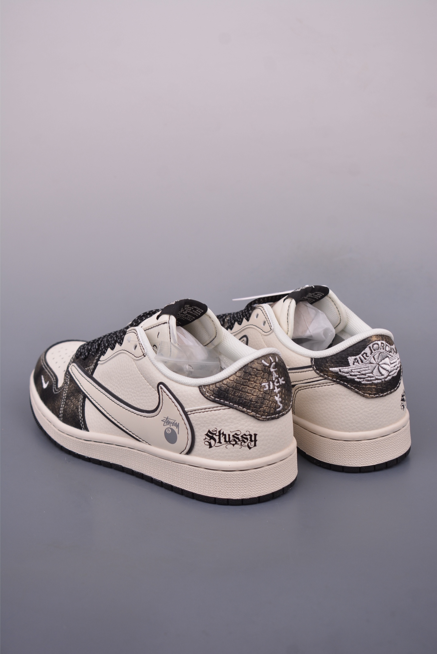 260 Fragment x Travis Scott x 猿人头 Air Jordan 1 Low 三方联名倒钩 XF8698-075