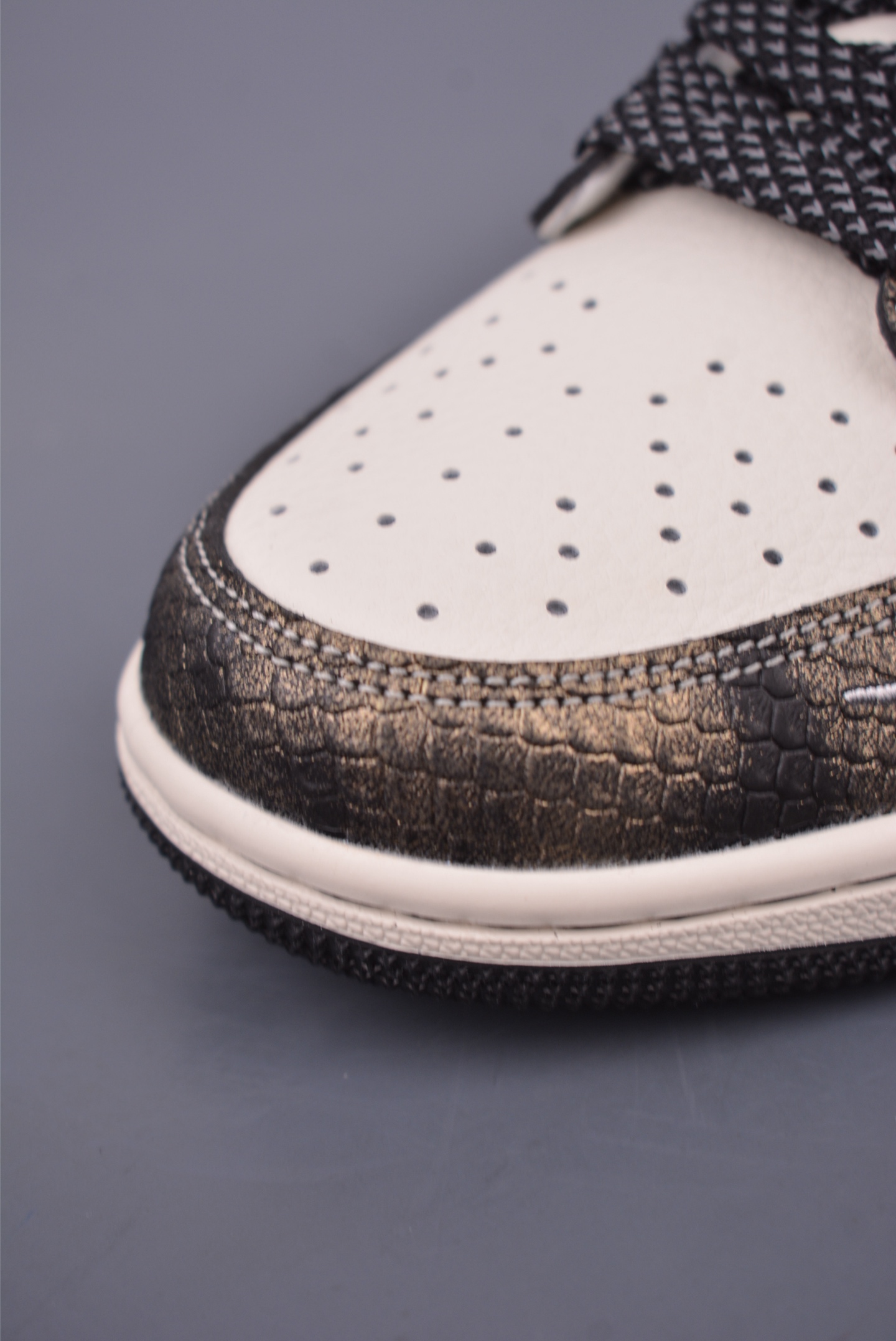 260 Fragment x Travis Scott x 猿人头 Air Jordan 1 Low 三方联名倒钩 XF8698-075