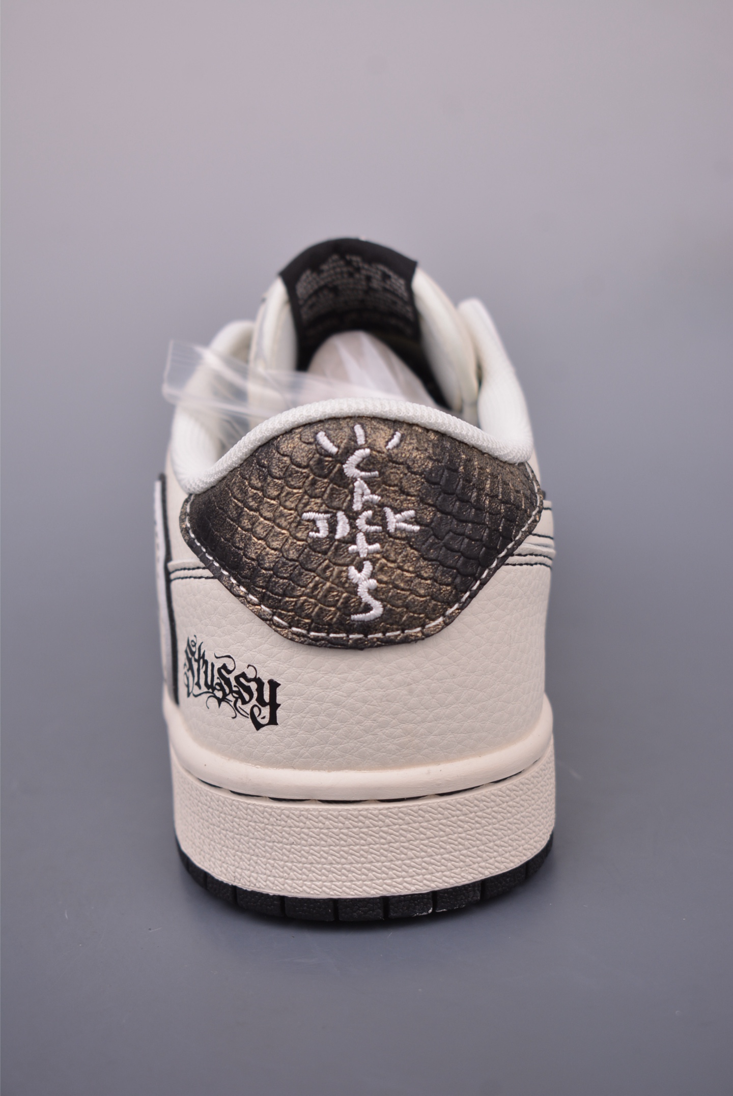 260 Fragment x Travis Scott x 猿人头 Air Jordan 1 Low 三方联名倒钩 XF8698-075