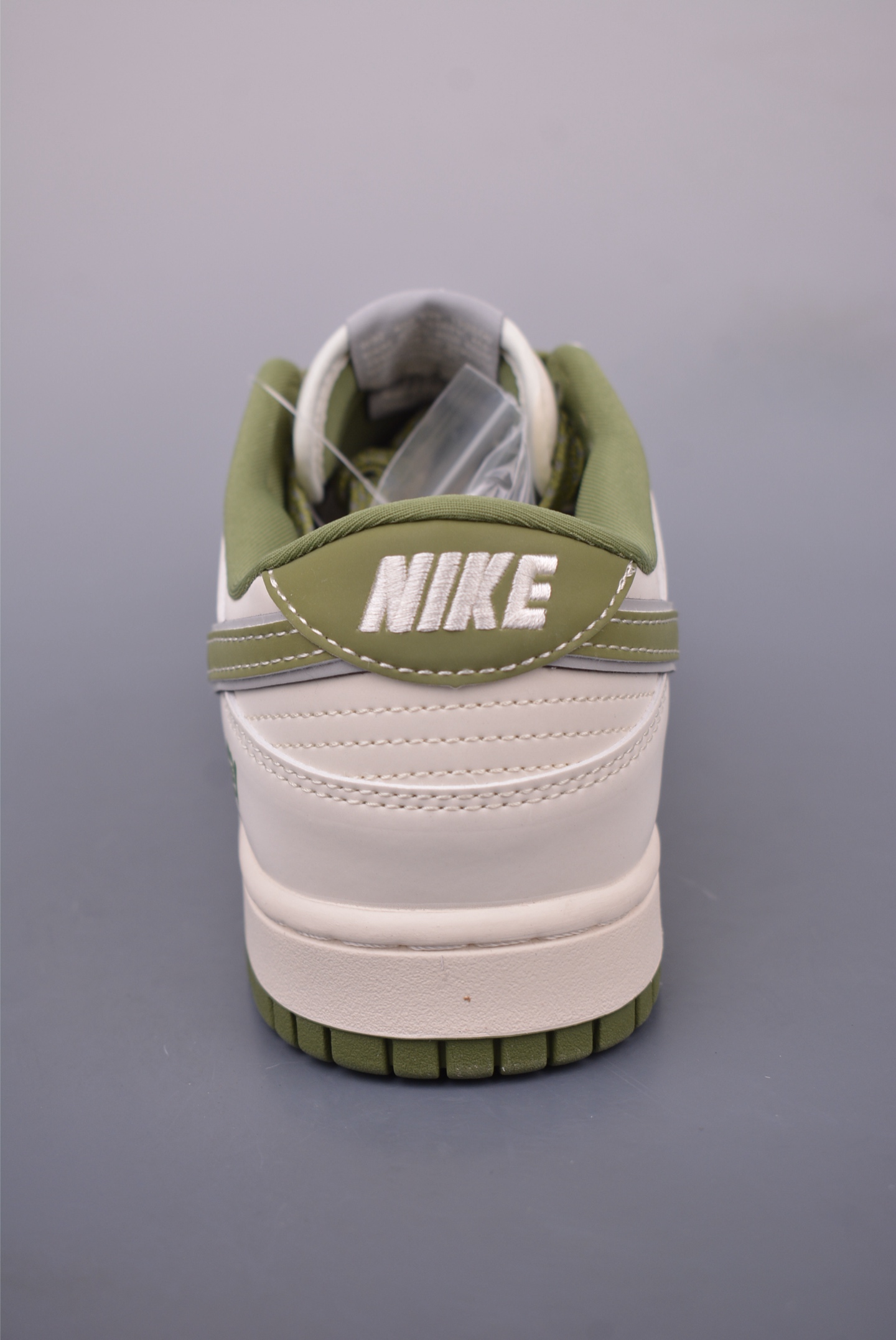 Nike SB Dunk Low Stussy Collab Premium Leather Sneakers - Limited Edition 5 i1747693436501 2818 0 3