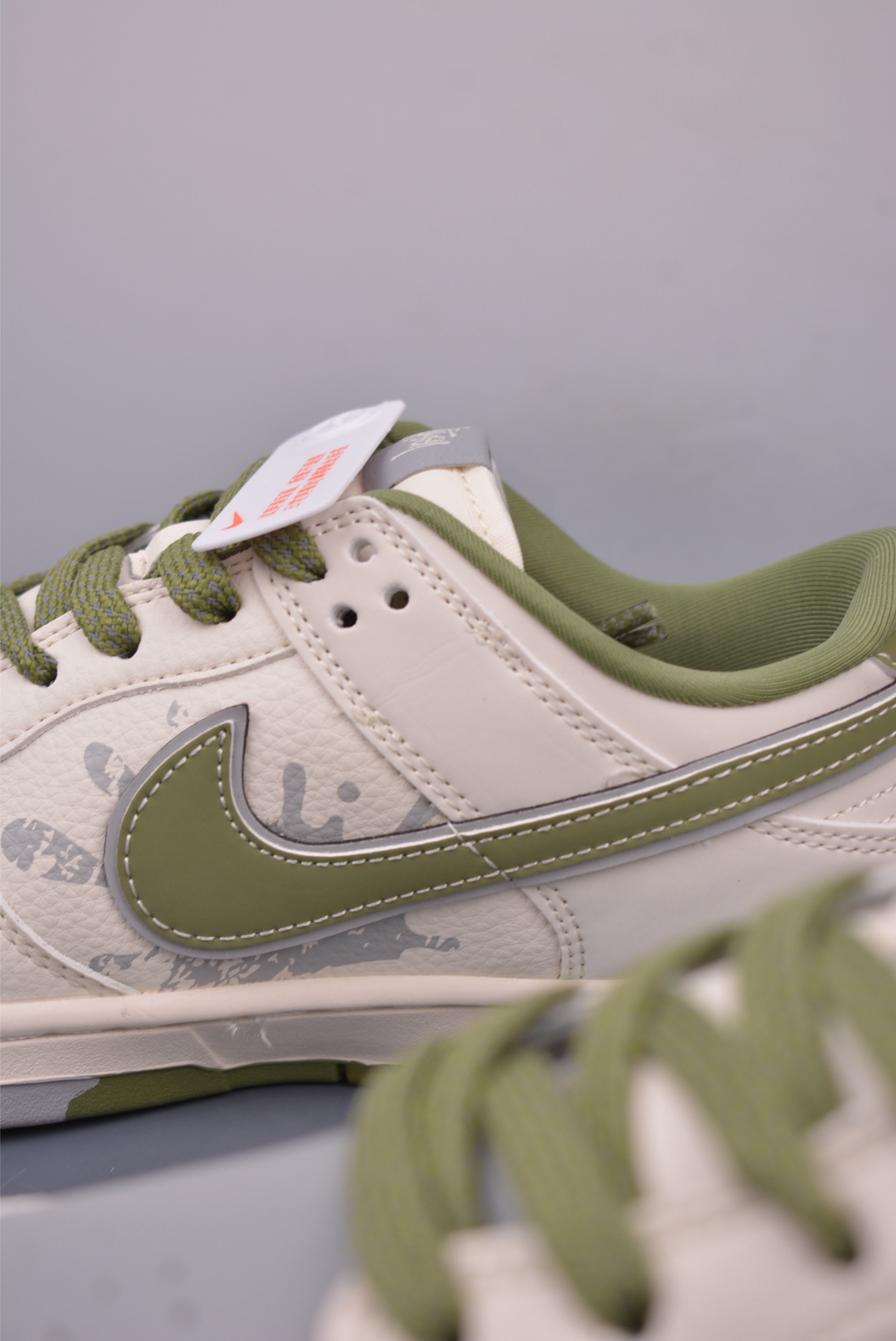 Nike SB Dunk Low Stussy Collab Premium Leather Sneakers - Limited Edition 9 i1747693436566 2922 0 7