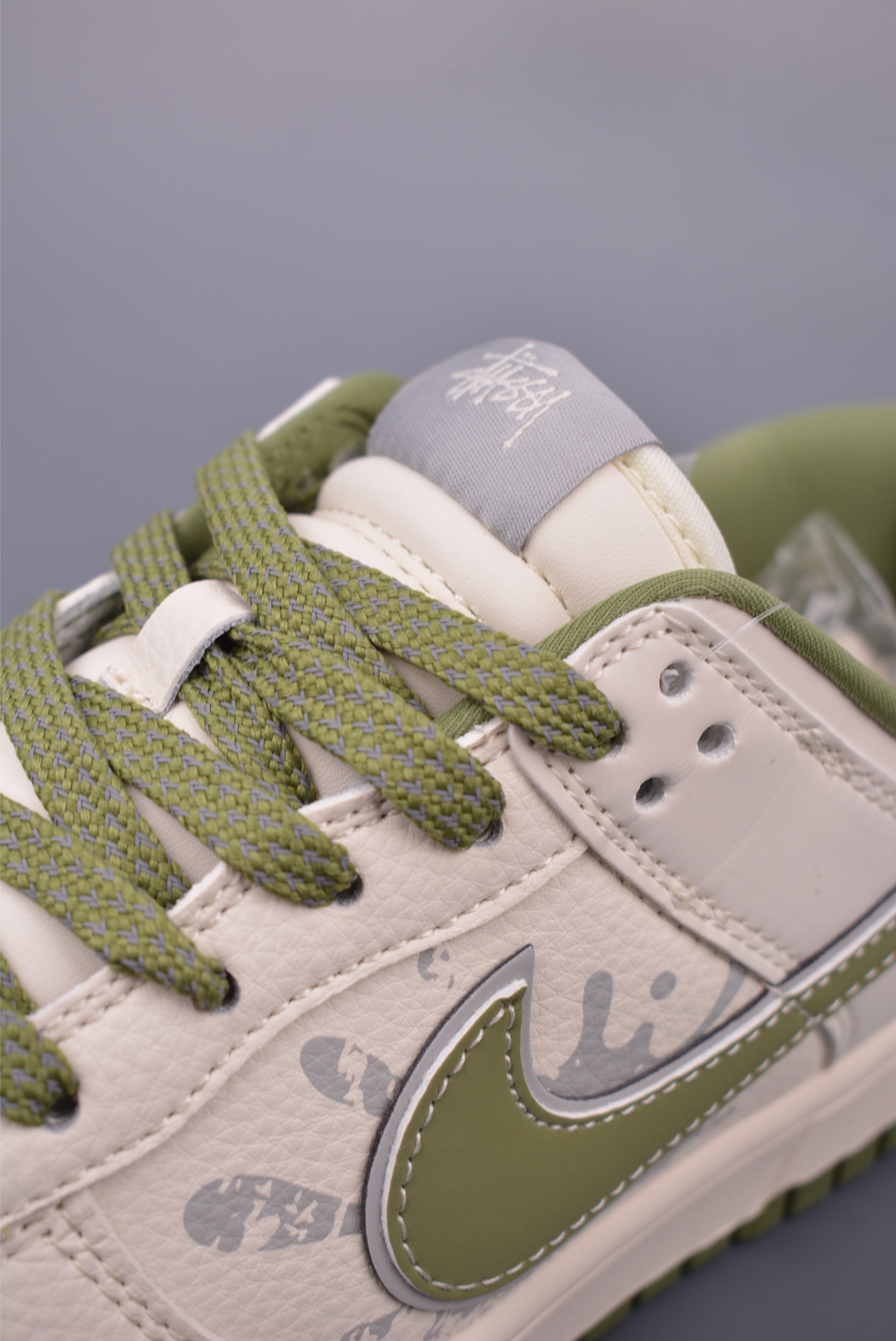 Nike SB Dunk Low Stussy Collab Premium Leather Sneakers - Limited Edition 8 i1747693436584 5236 0 6