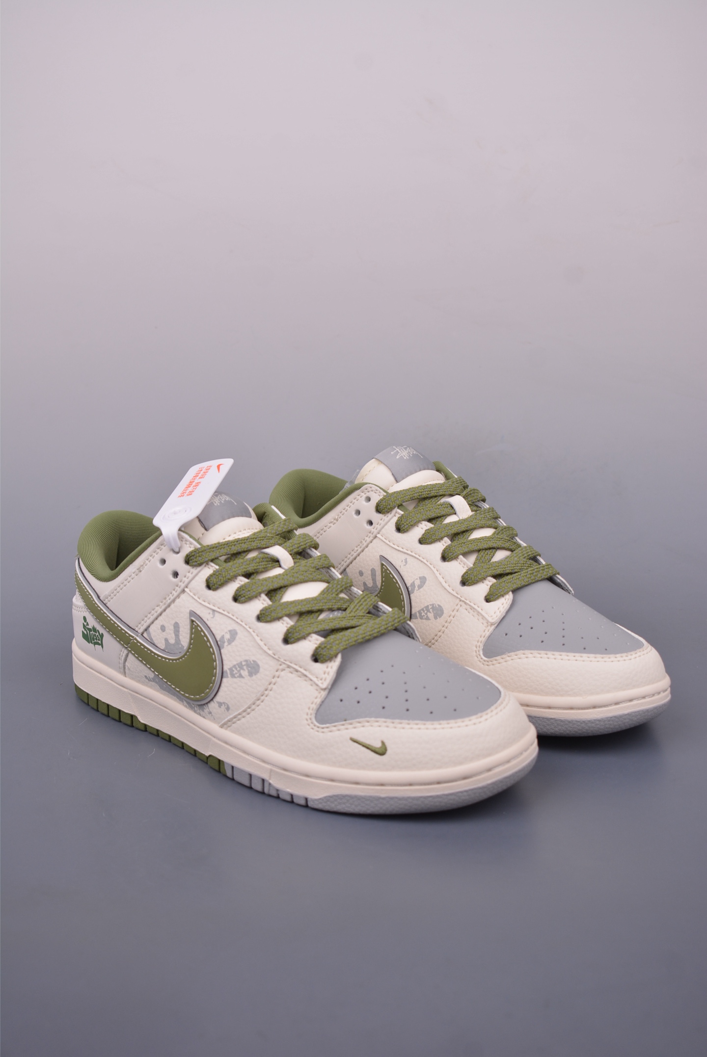 Nike SB Dunk Low Stussy Collab Premium Leather Sneakers - Limited Edition 2 i1747693437776 2613 0 0