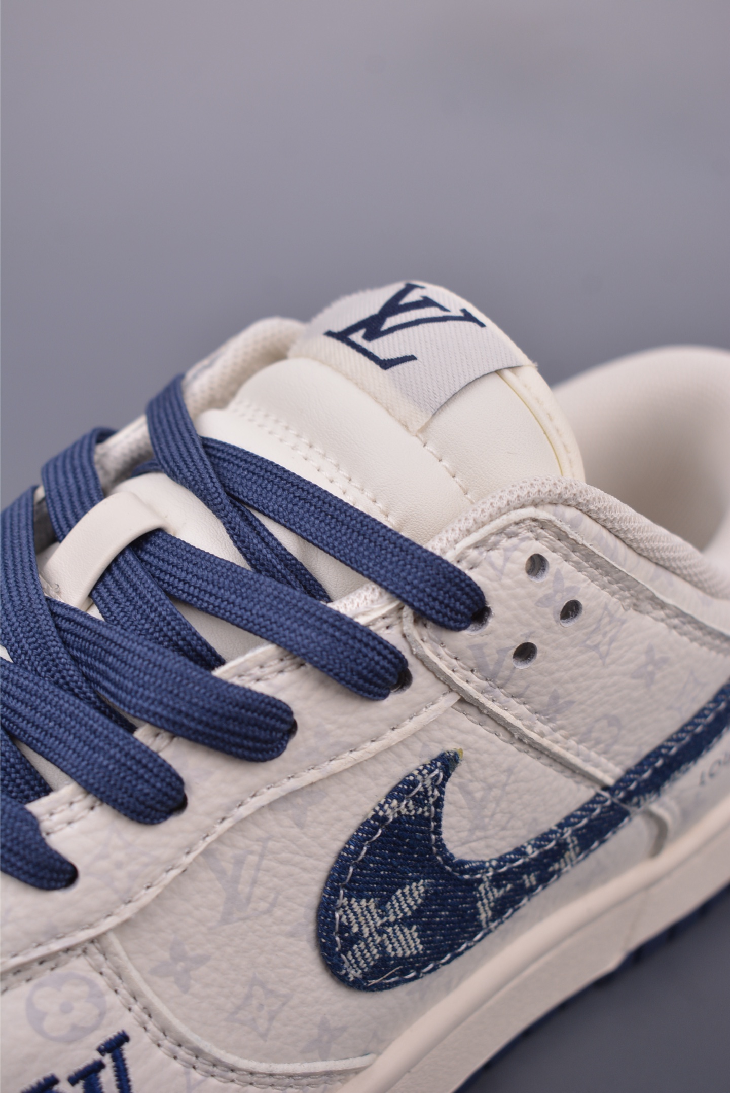Louis Vuitton x Nike SB Dunk Low White Blue Denim Sneakers (Various Sizes) 7 i1747780286514 24 0 6