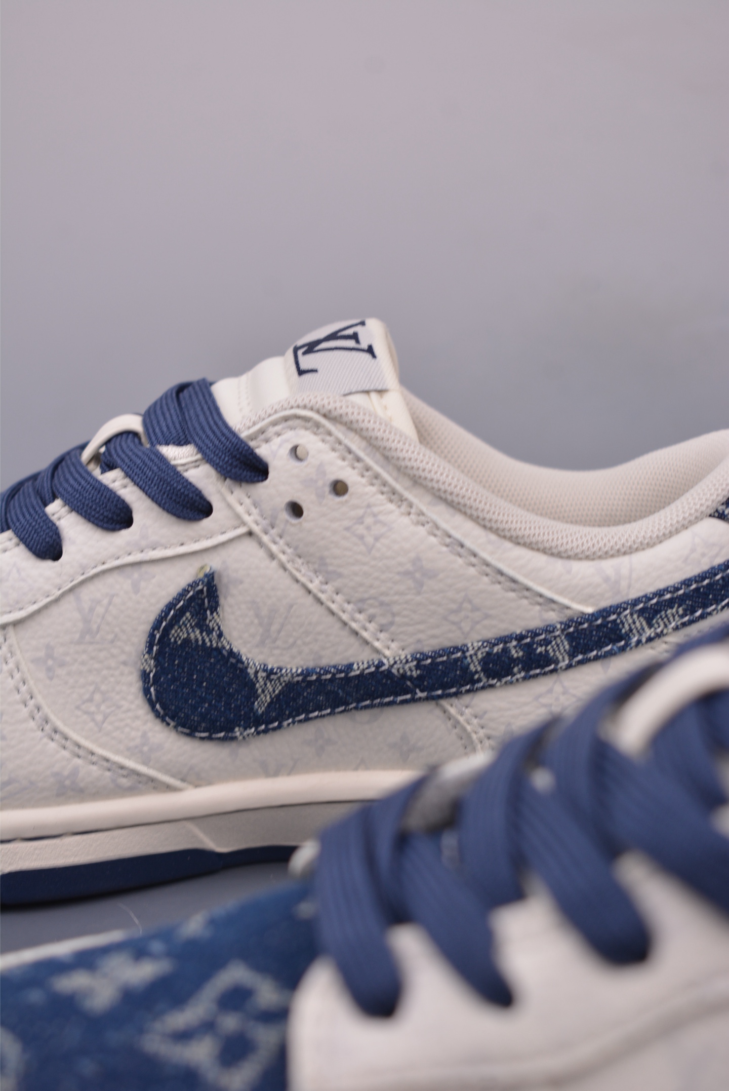 Louis Vuitton x Nike SB Dunk Low White Blue Denim Sneakers (Various Sizes) 8 i1747780289881 890 0 7