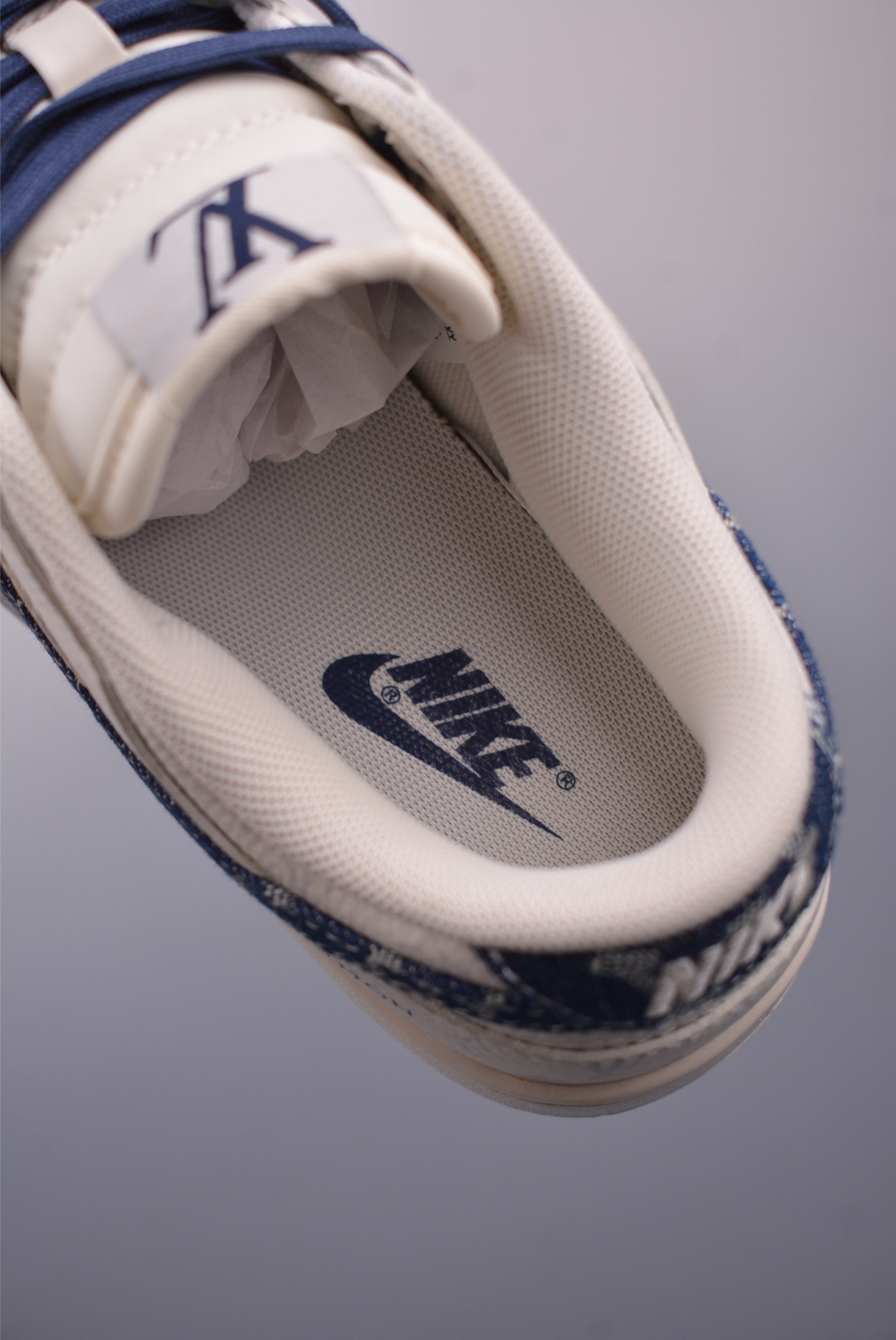Louis Vuitton x Nike SB Dunk Low White Blue Denim Sneakers (Various Sizes) 9 i1747780289881 9603 0 8