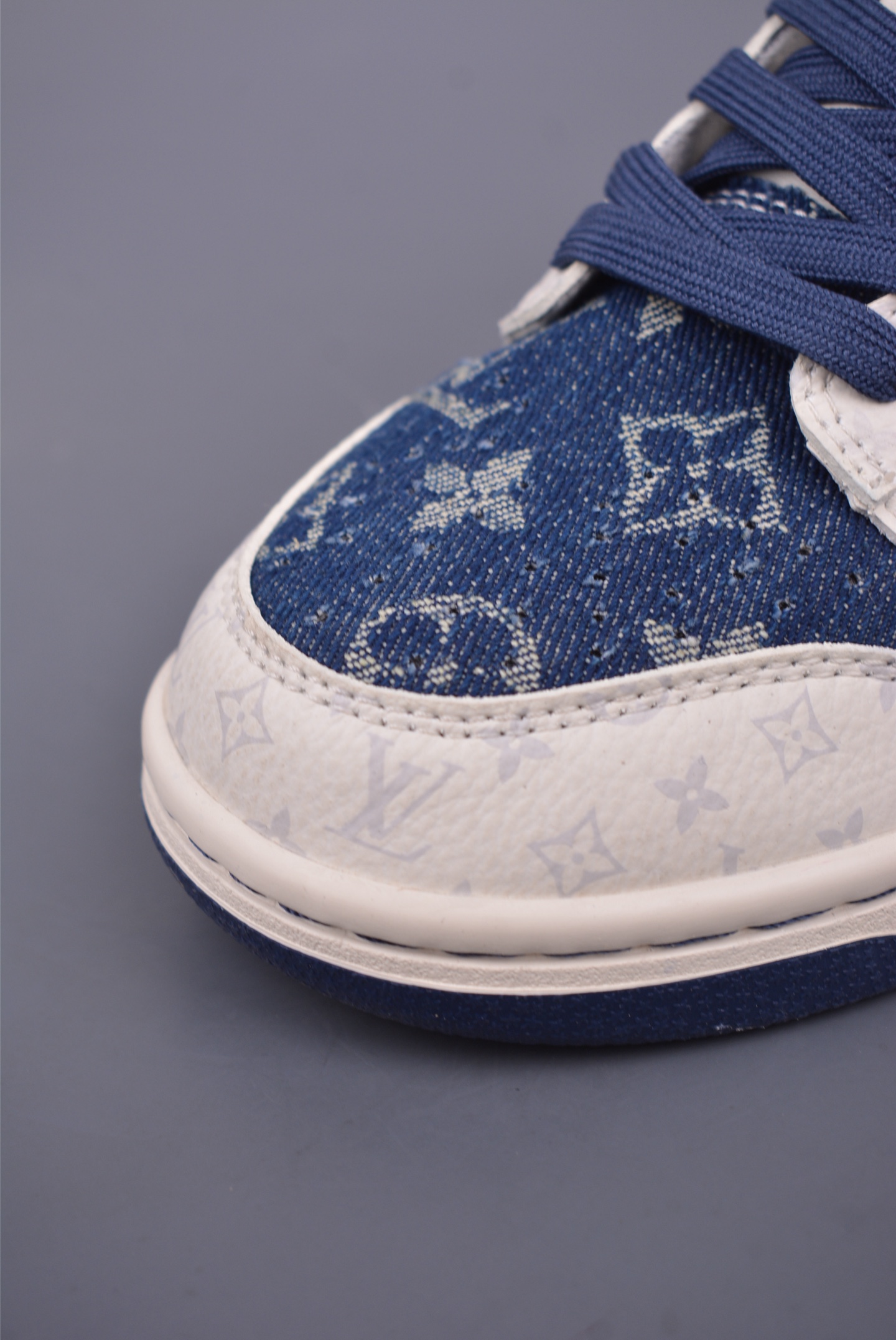 Louis Vuitton x Nike SB Dunk Low White Blue Denim Sneakers (Various Sizes) 6 i1747780289934 6487 0 5