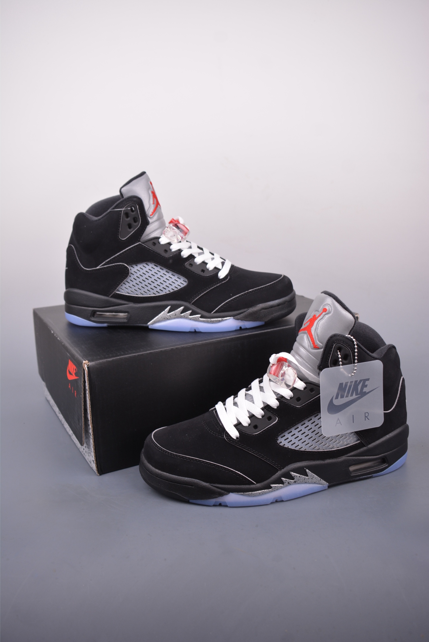 Jordan Air Jordan 5 “BLACK METALLIC REIMAGINED” 复刻黑银 HF3975-001
