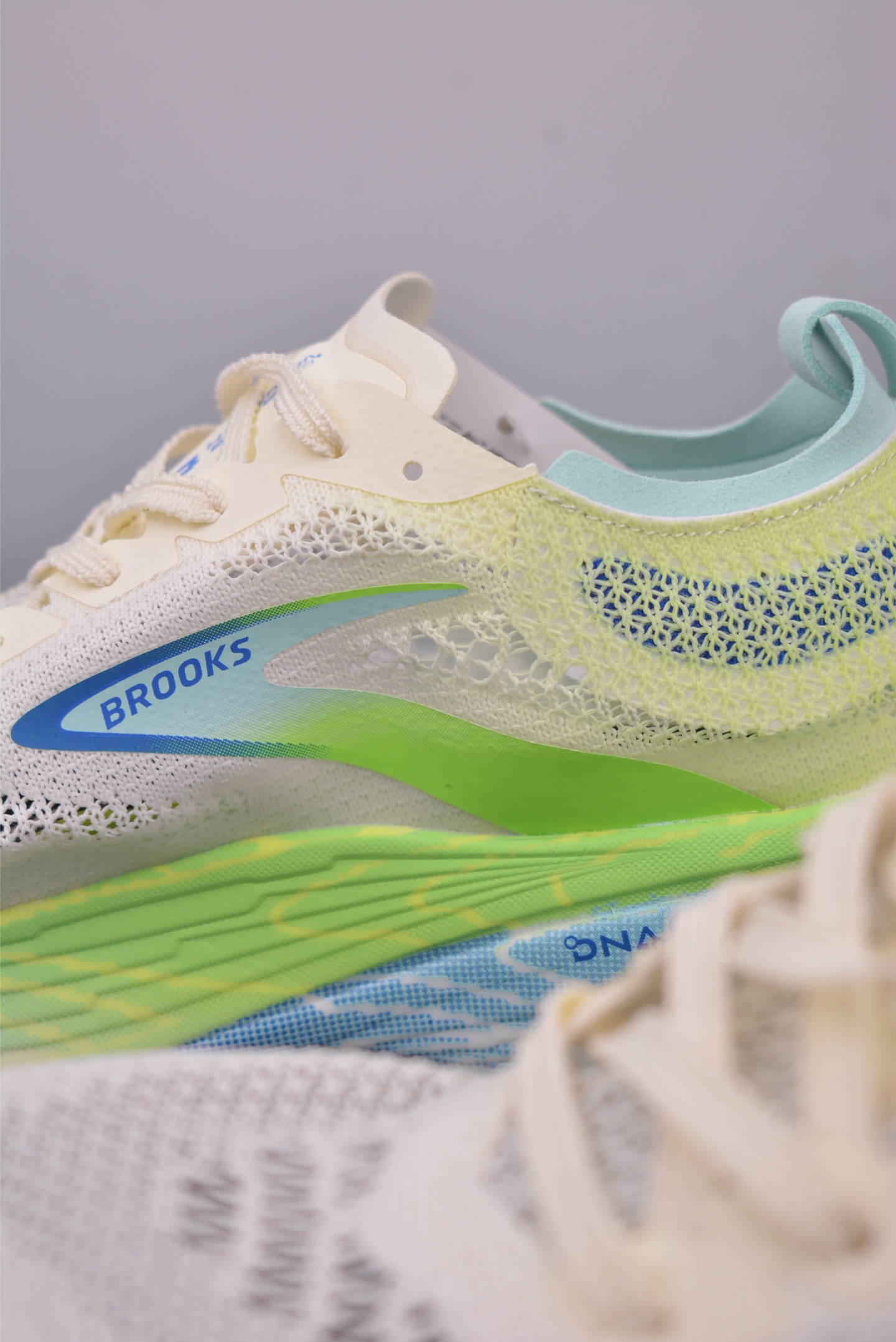 Brooks 布鲁克斯 Hyperion Elite 4 超弹轻盈跑步鞋 100053