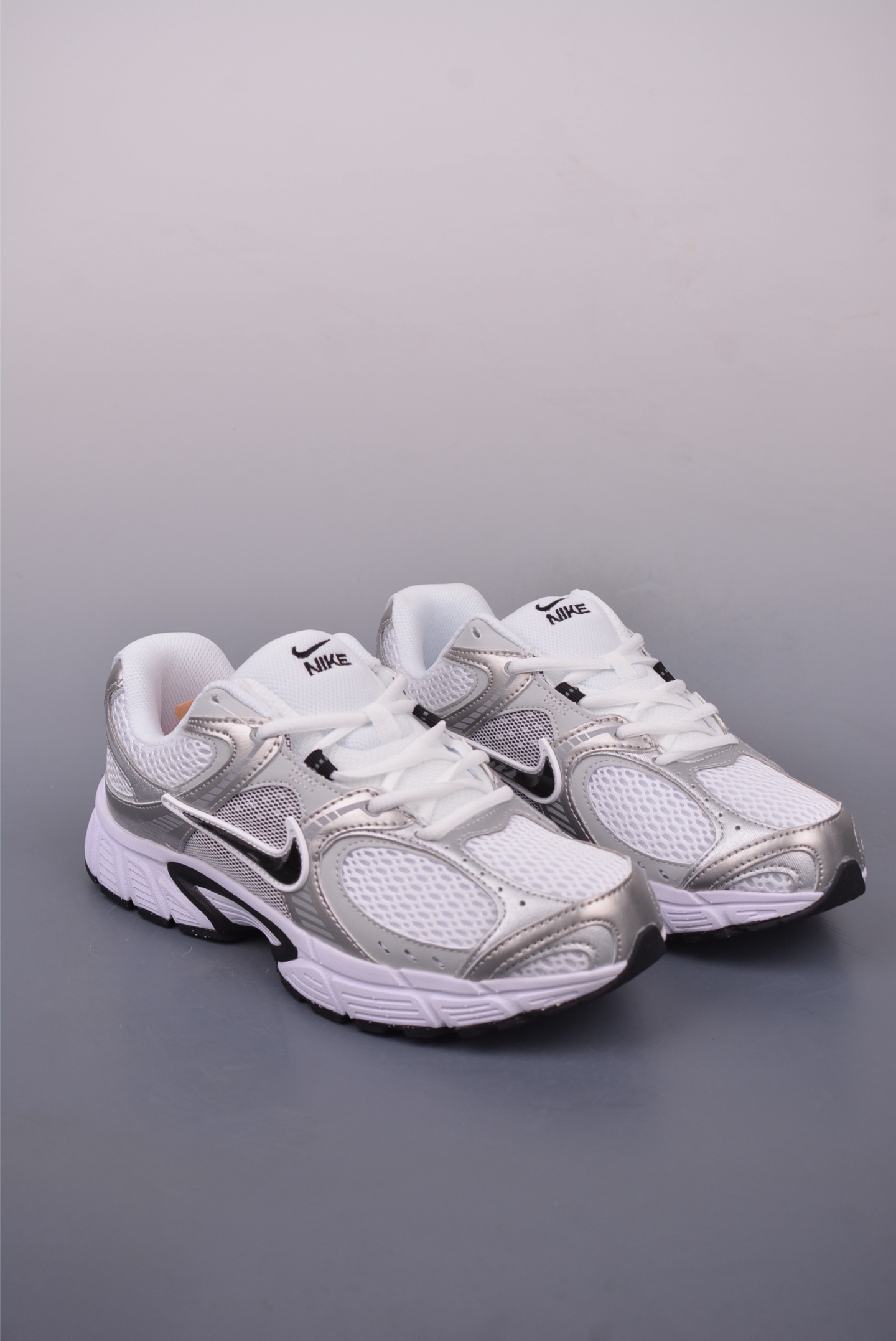 Nike V5 RNR Running Shoes - Comfortable, Versatile, and Durable 2 i1747781817080 2811 0 0