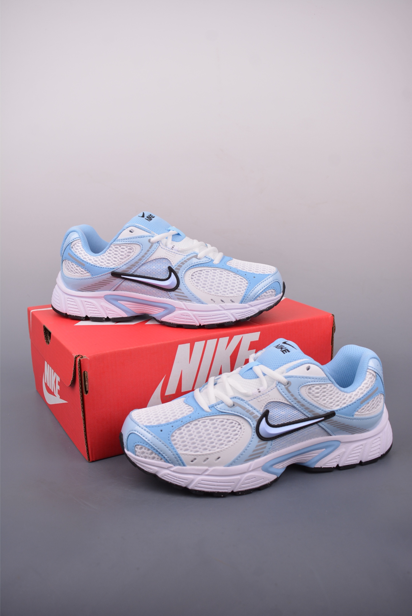 Nike V5 RNR Low-Top Running Shoes - Comfortable, Stylish, and Durable 6 i1747781839437 2044 0 4