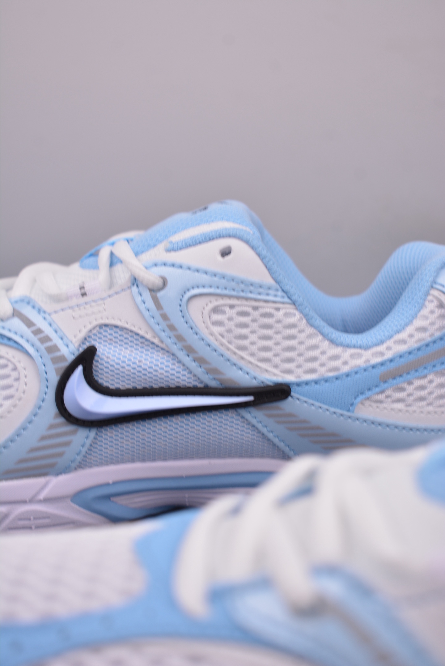 Nike V5 RNR Low-Top Running Shoes - Comfortable, Stylish, and Durable 9 i1747781839452 8088 0 7