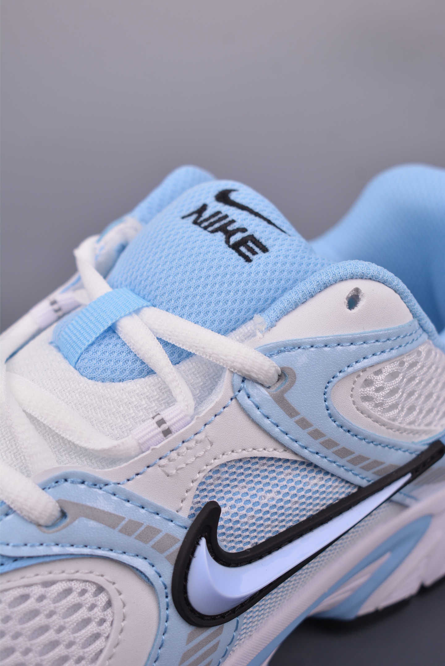 Nike V5 RNR Low-Top Running Shoes - Comfortable, Stylish, and Durable 8 i1747781843038 2665 0 6
