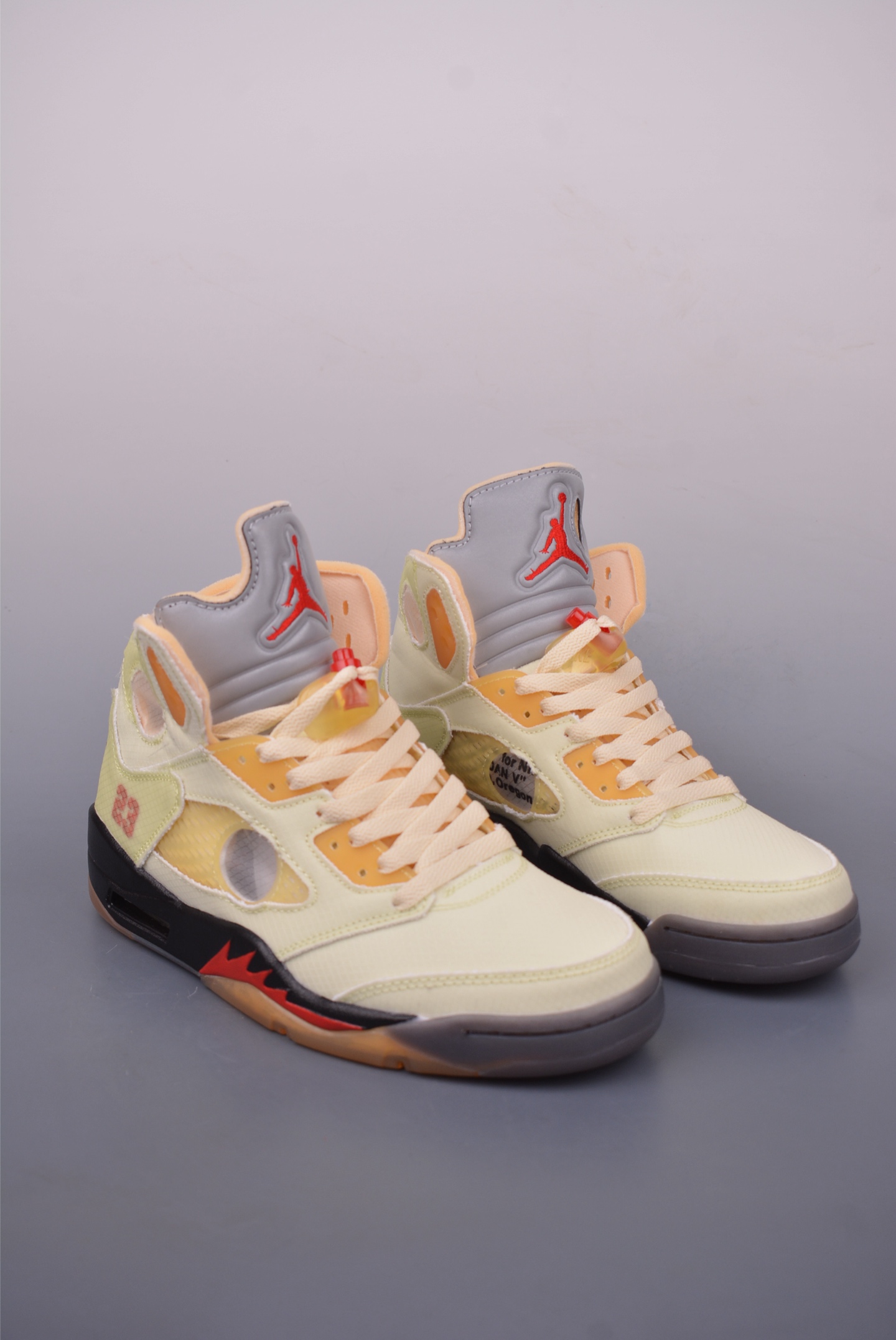 OFF-WHITE x Jordan Air Jordan 5 Retro SP ”Sail” 白蝉翼高帮复古篮球鞋 DH8565-100
