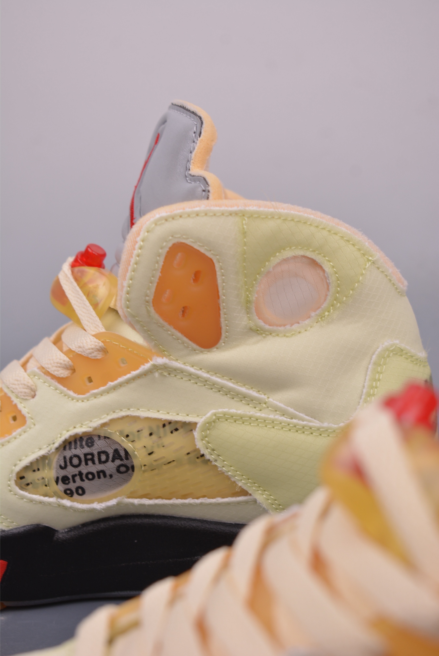 OFF-WHITE x Jordan Air Jordan 5 Retro SP ”Sail” 白蝉翼高帮复古篮球鞋 DH8565-100