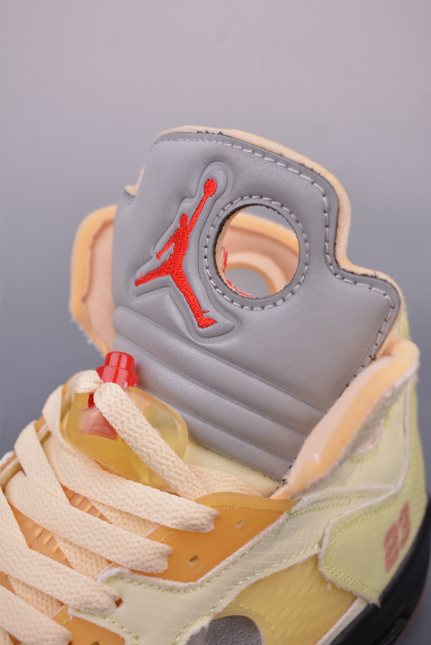 OFF-WHITE x Jordan Air Jordan 5 Retro SP ”Sail” 白蝉翼高帮复古篮球鞋 DH8565-100