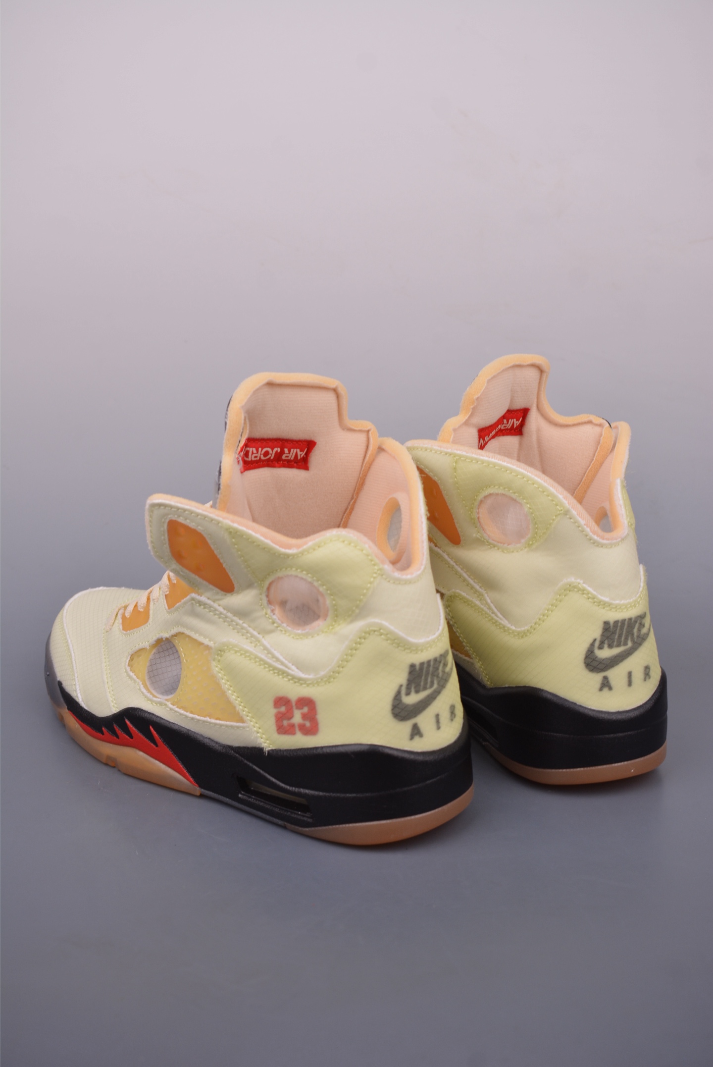 OFF-WHITE x Jordan Air Jordan 5 Retro SP ”Sail” 白蝉翼高帮复古篮球鞋 DH8565-100