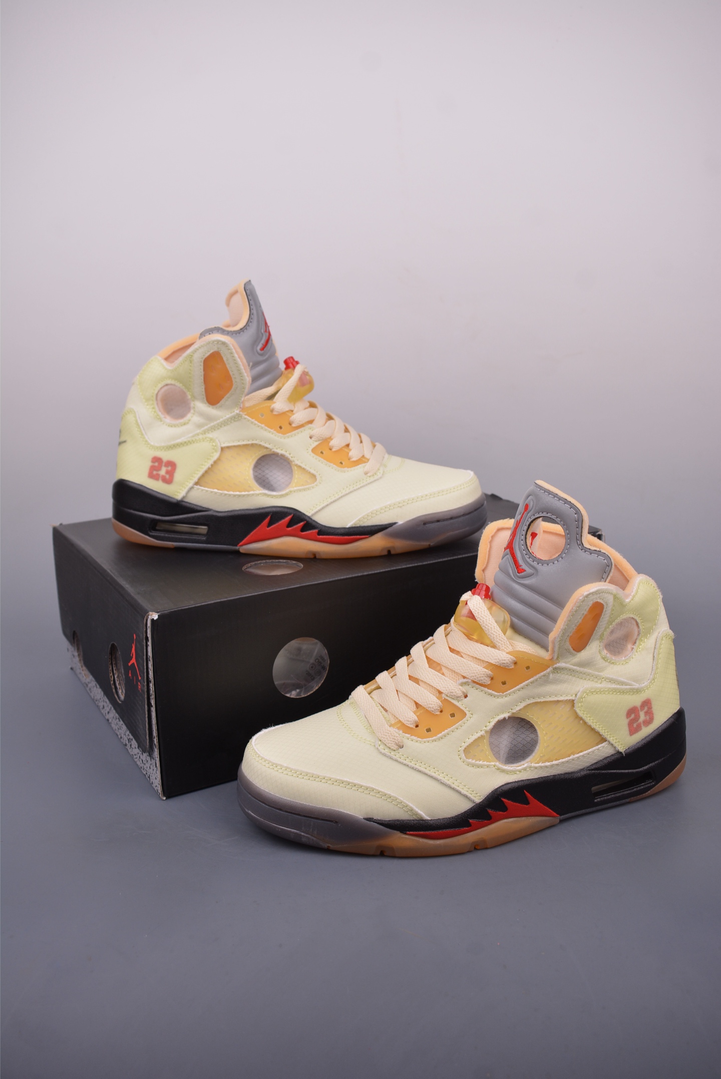 OFF-WHITE x Jordan Air Jordan 5 Retro SP ”Sail” 白蝉翼高帮复古篮球鞋 DH8565-100