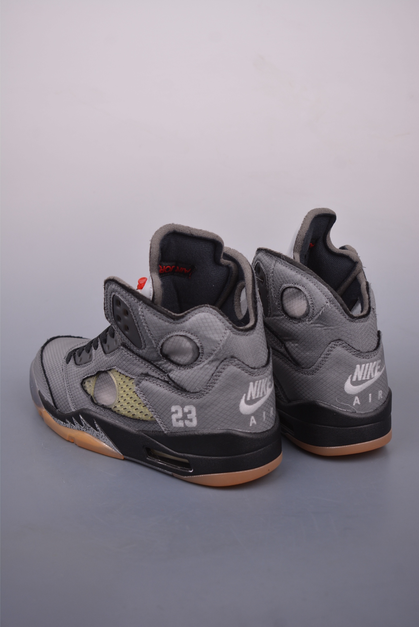280 OFF-WHITE x Jordan Air Jordan 5 Retro SP 黑蝉翼 高帮复古篮球鞋 CT8480-001
