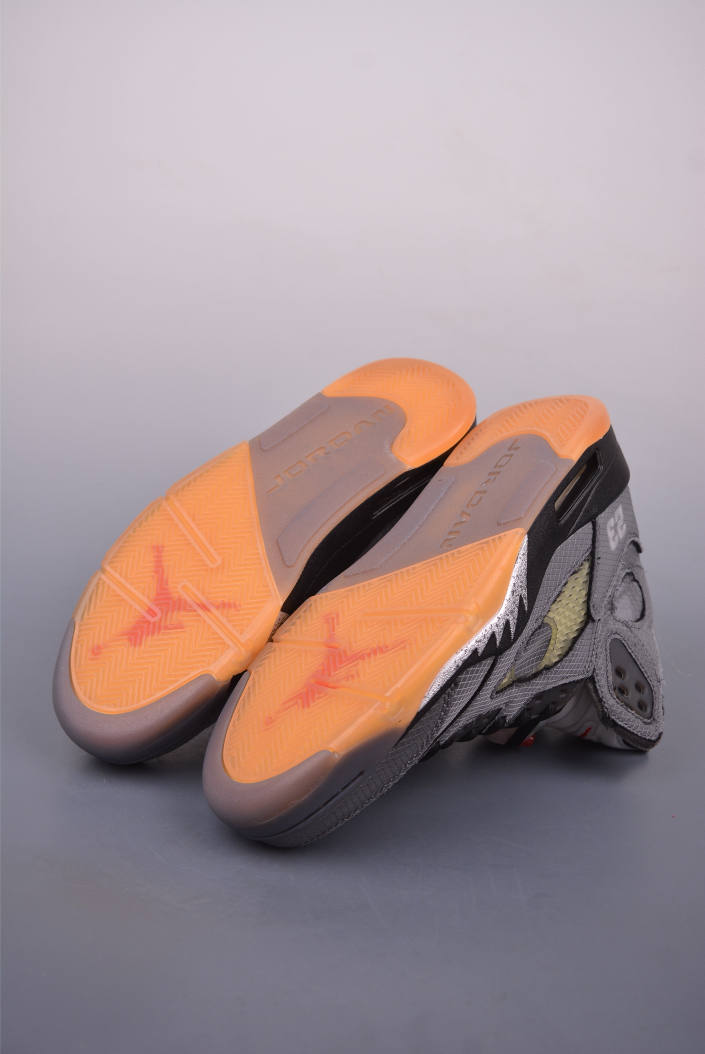 280 OFF-WHITE x Jordan Air Jordan 5 Retro SP 黑蝉翼 高帮复古篮球鞋 CT8480-001