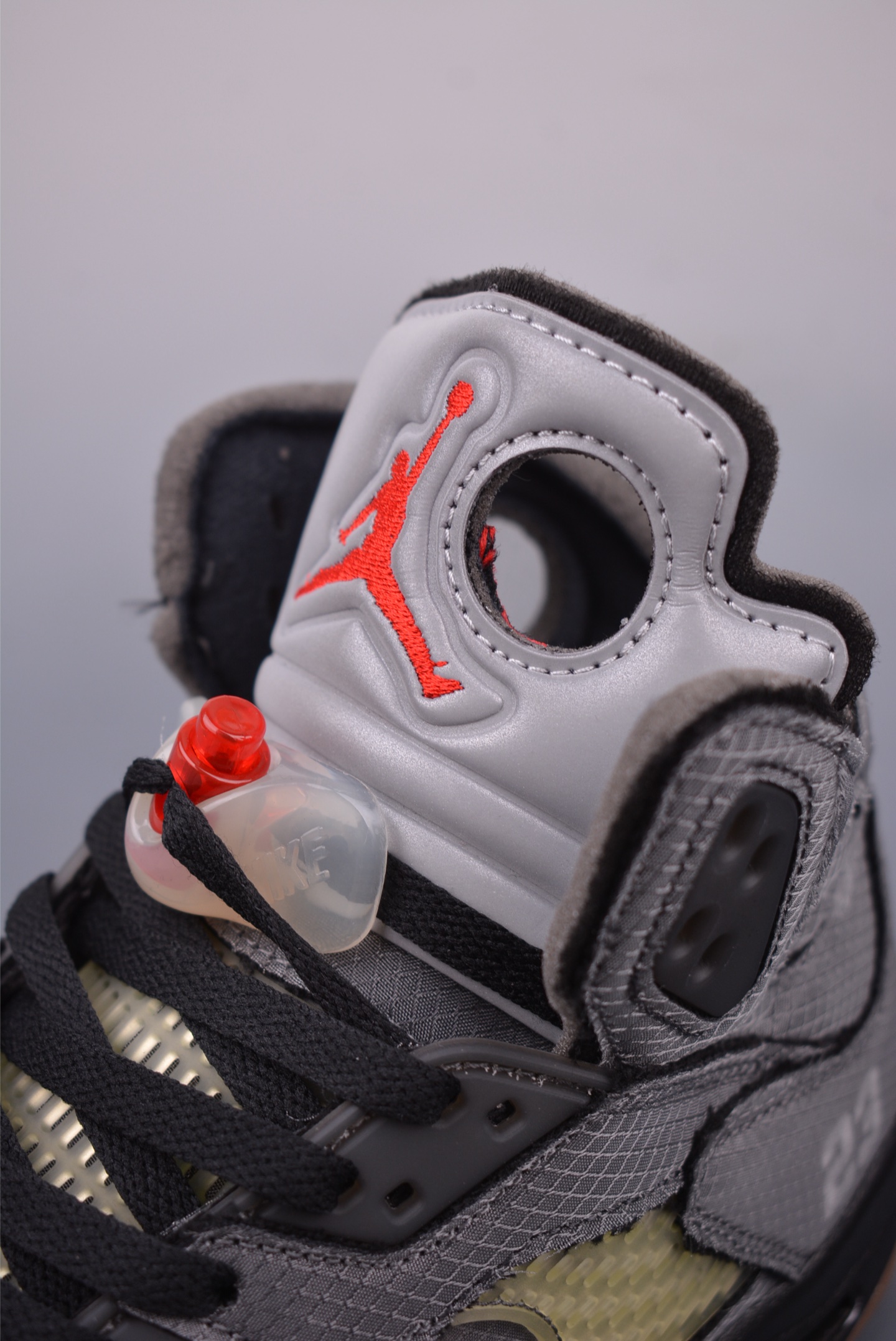 280 OFF-WHITE x Jordan Air Jordan 5 Retro SP 黑蝉翼 高帮复古篮球鞋 CT8480-001