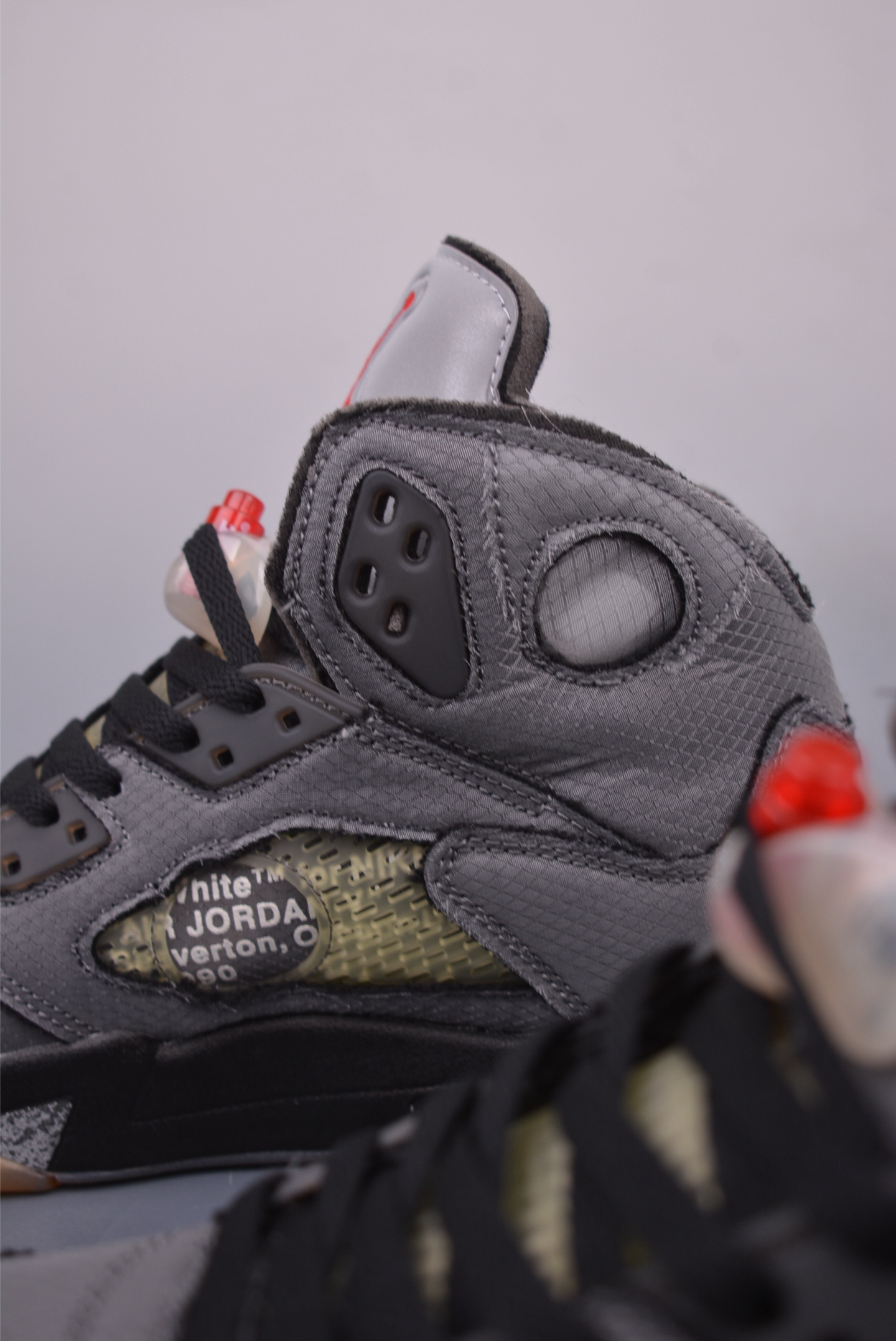 280 OFF-WHITE x Jordan Air Jordan 5 Retro SP 黑蝉翼 高帮复古篮球鞋 CT8480-001