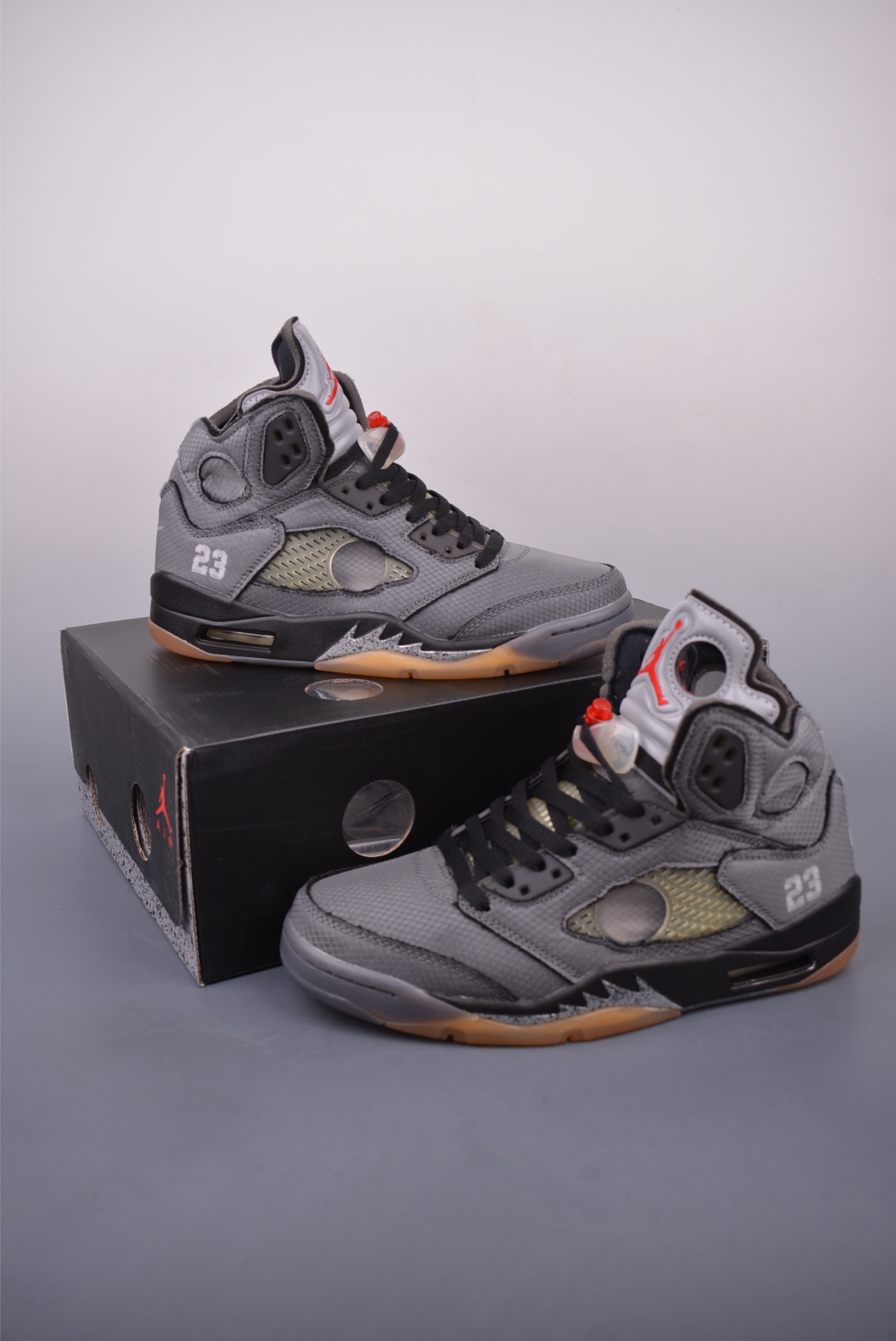 280 OFF-WHITE x Jordan Air Jordan 5 Retro SP 黑蝉翼 高帮复古篮球鞋 CT8480-001