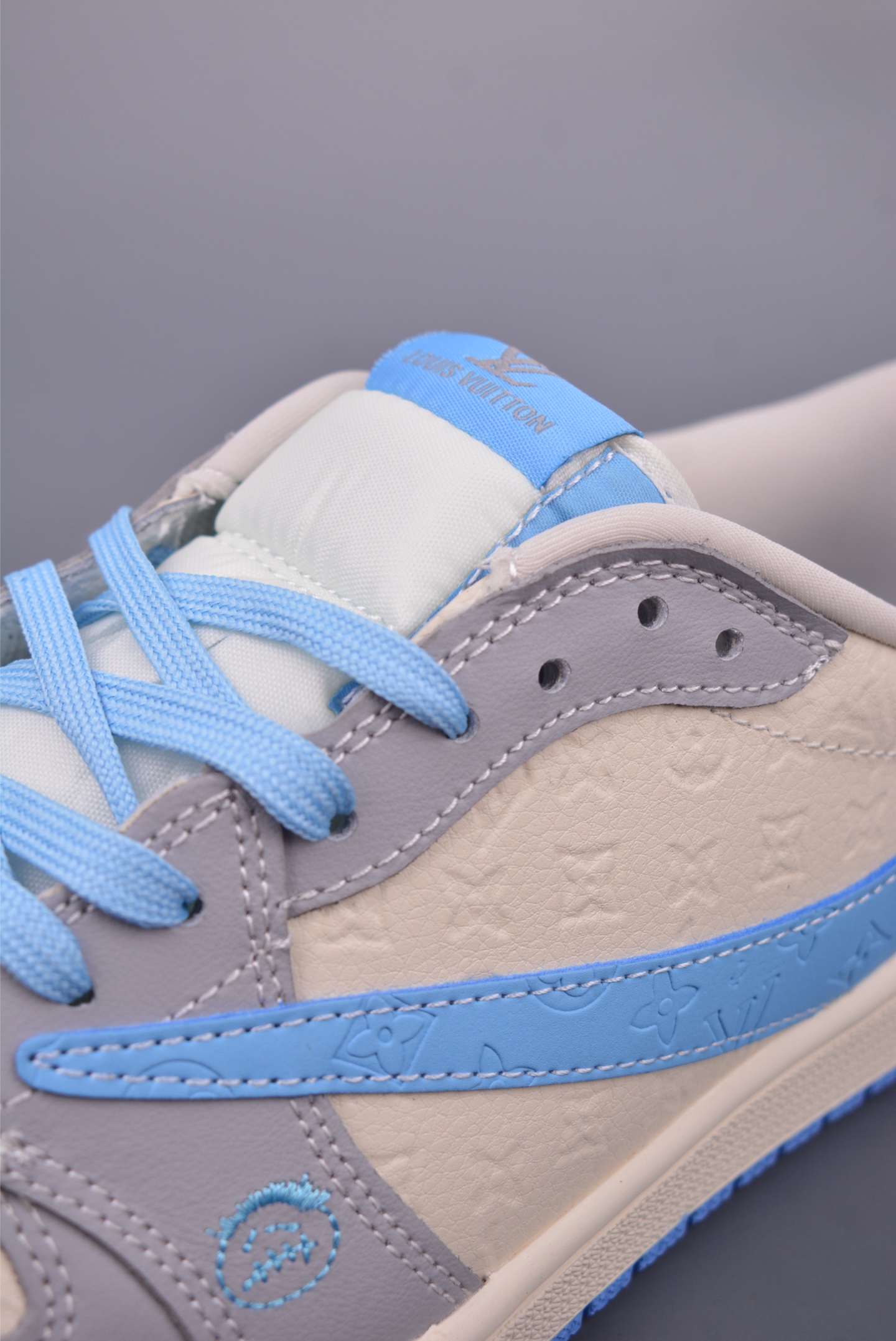 Fragment x Travis Scott x Lv Air Jordan 1 Low 三方联名倒钩 XS2024-059