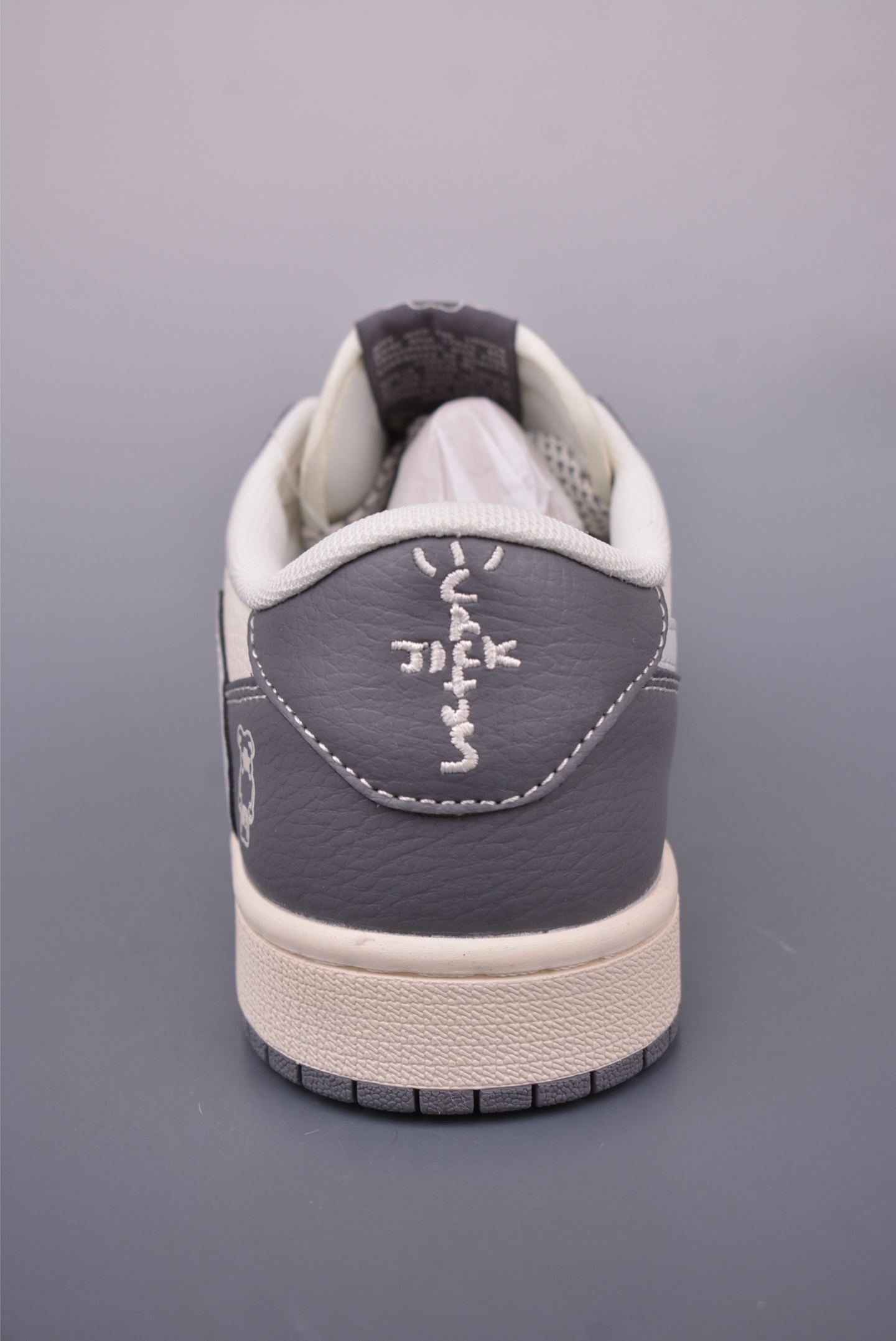 Fragment x Travis Scott x 暴力熊 Air Jordan 1 Low 三方联名倒钩 HS8068-004