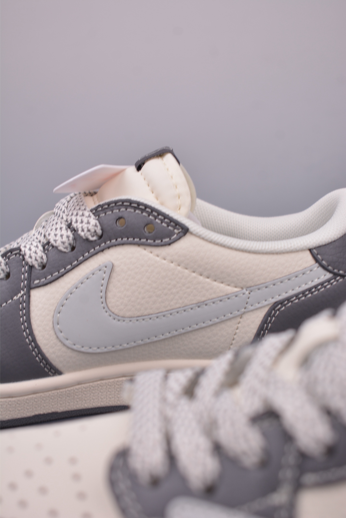 Fragment x Travis Scott x 暴力熊 Air Jordan 1 Low 三方联名倒钩 HS8068-004