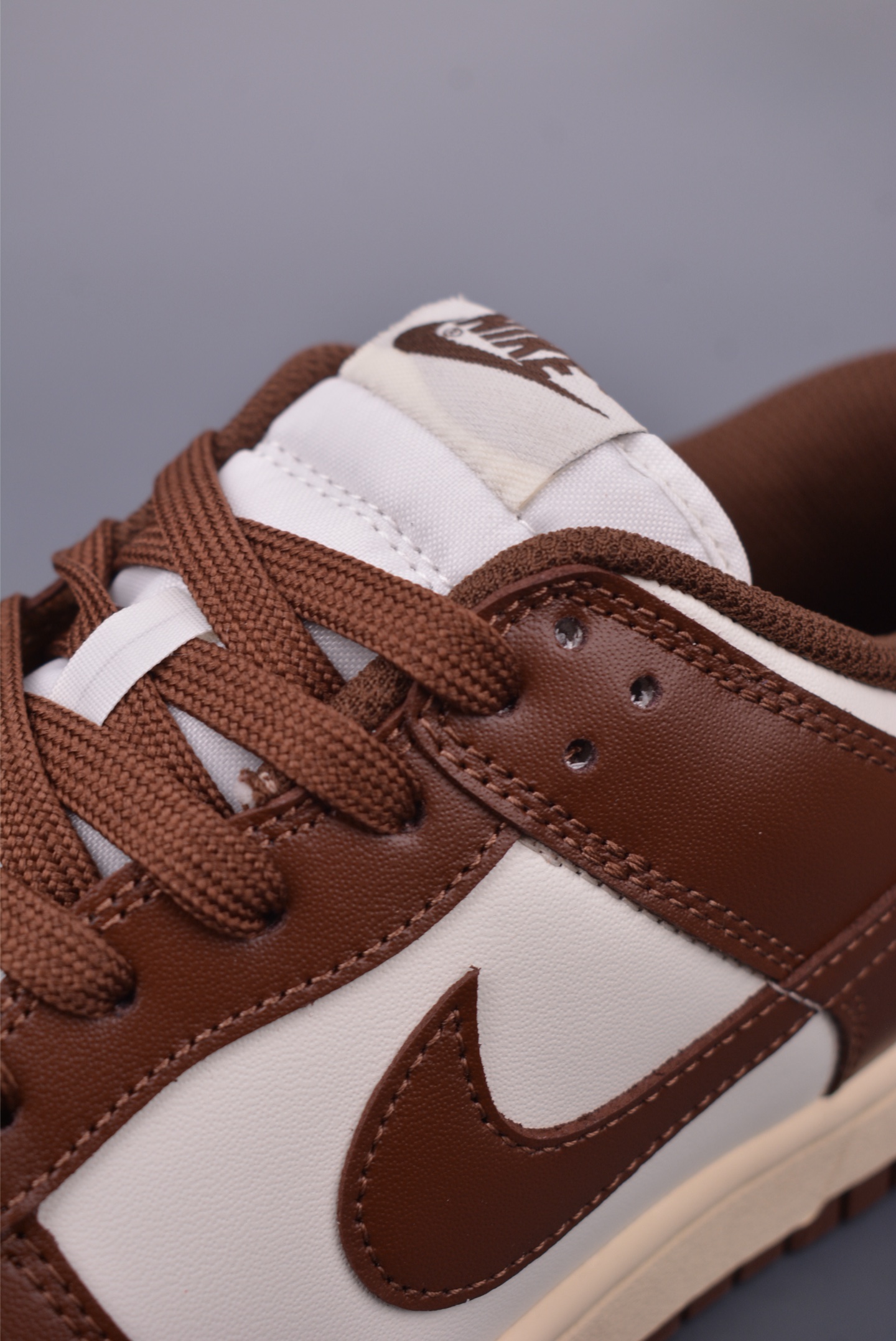 Nike SB Dunk Low Mocha: Premium Leather, Comfortable Fit, and Stylish Design 8 i1747866705068 3454 0 6