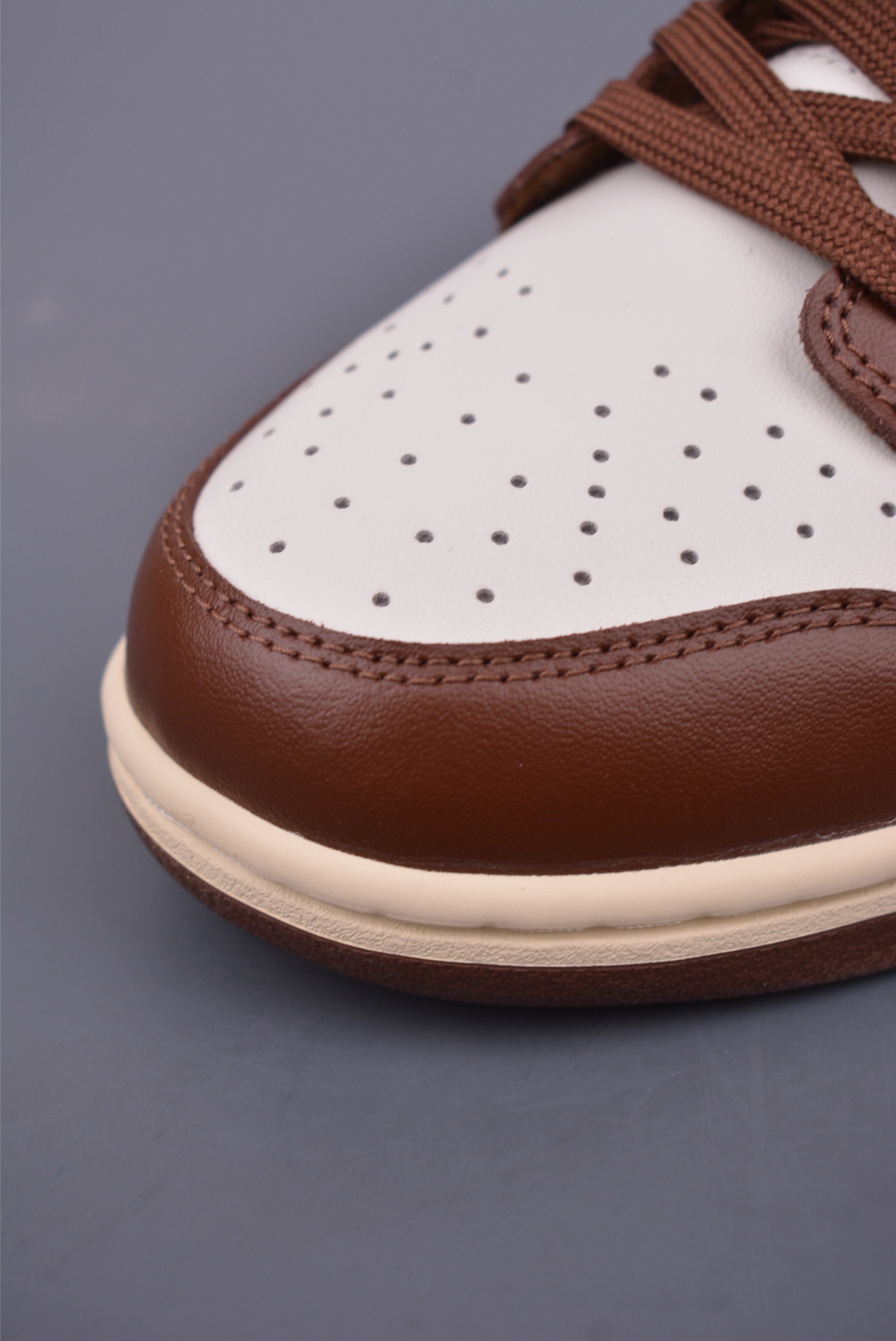Nike SB Dunk Low Mocha: Premium Leather, Comfortable Fit, and Stylish Design 7 i1747866705111 9854 0 5