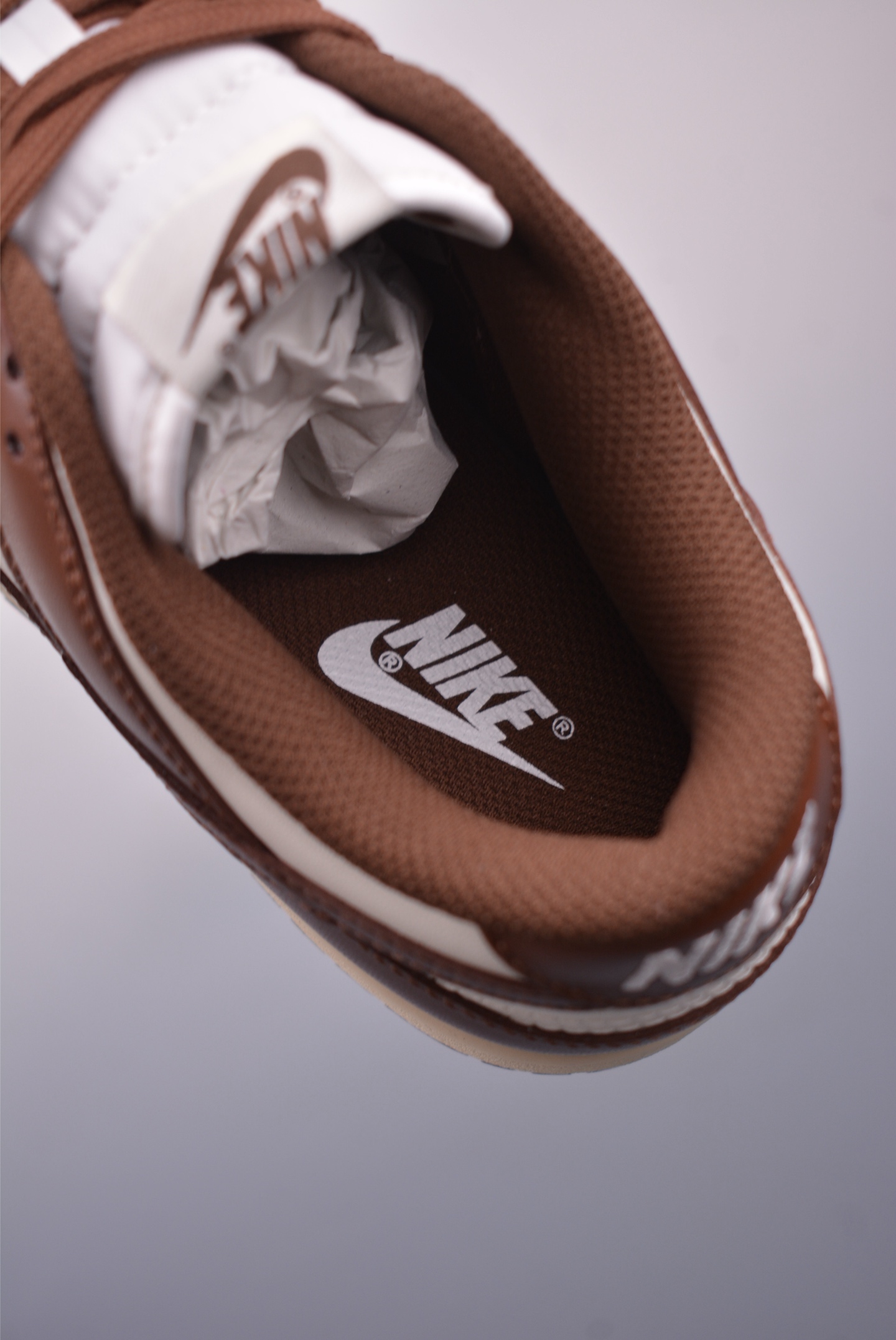 Nike SB Dunk Low Mocha: Premium Leather, Comfortable Fit, and Stylish Design 10 i1747866712710 1050 0 8