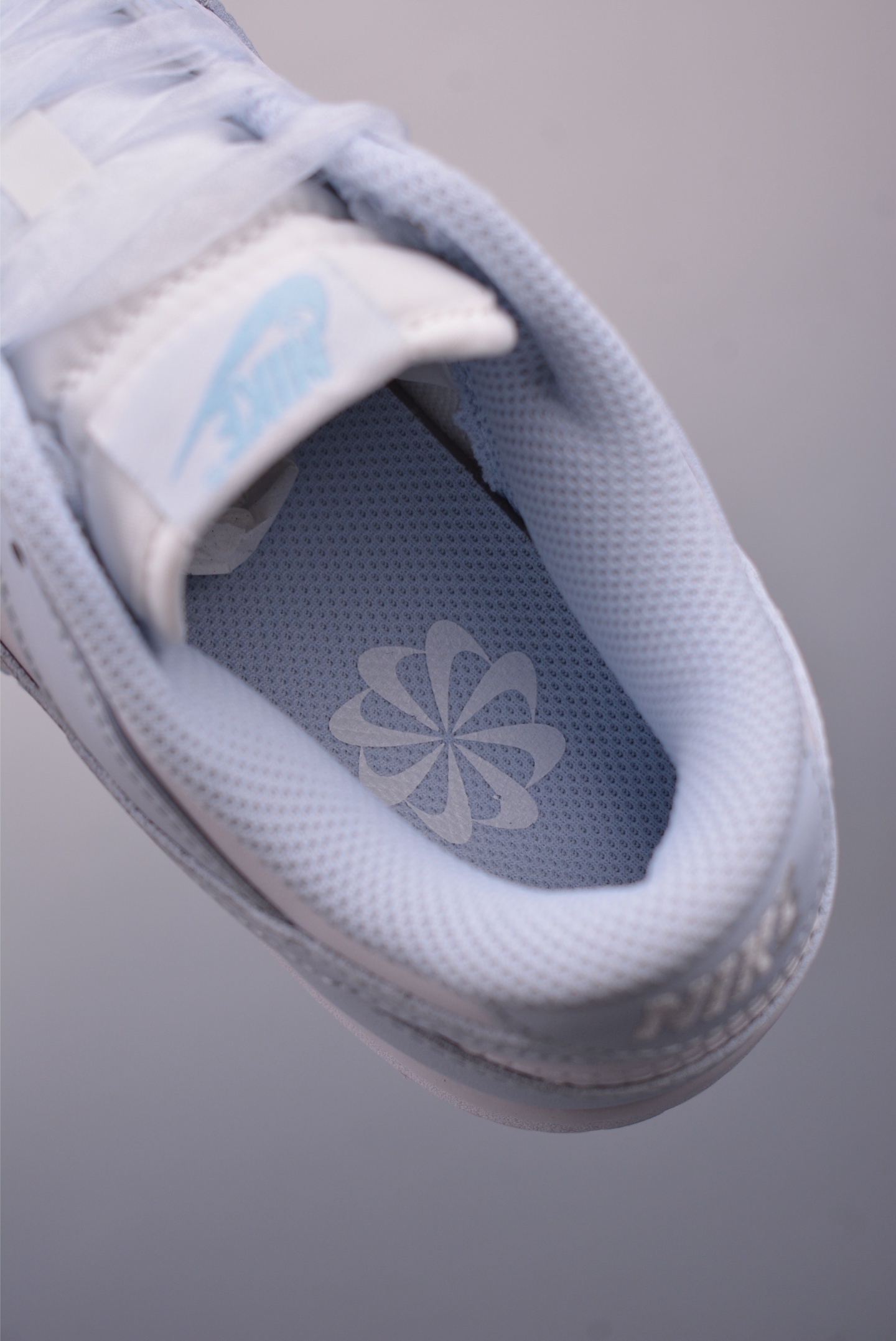 Nike SB Dunk Low 'Cloud Mist Blue' Premium Leather Sneakers 10 i1747866783253 8791 0 8