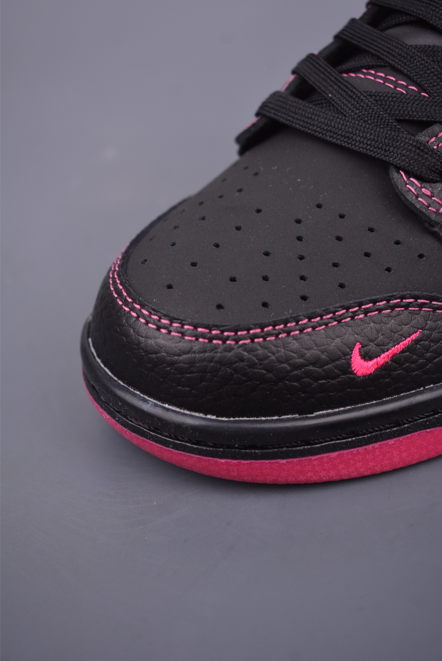 Nike SB Dunk Low DIY Sneakers - Black/Pink, Original Leather, Perfect Details 7 i1747866836369 7163 0 5