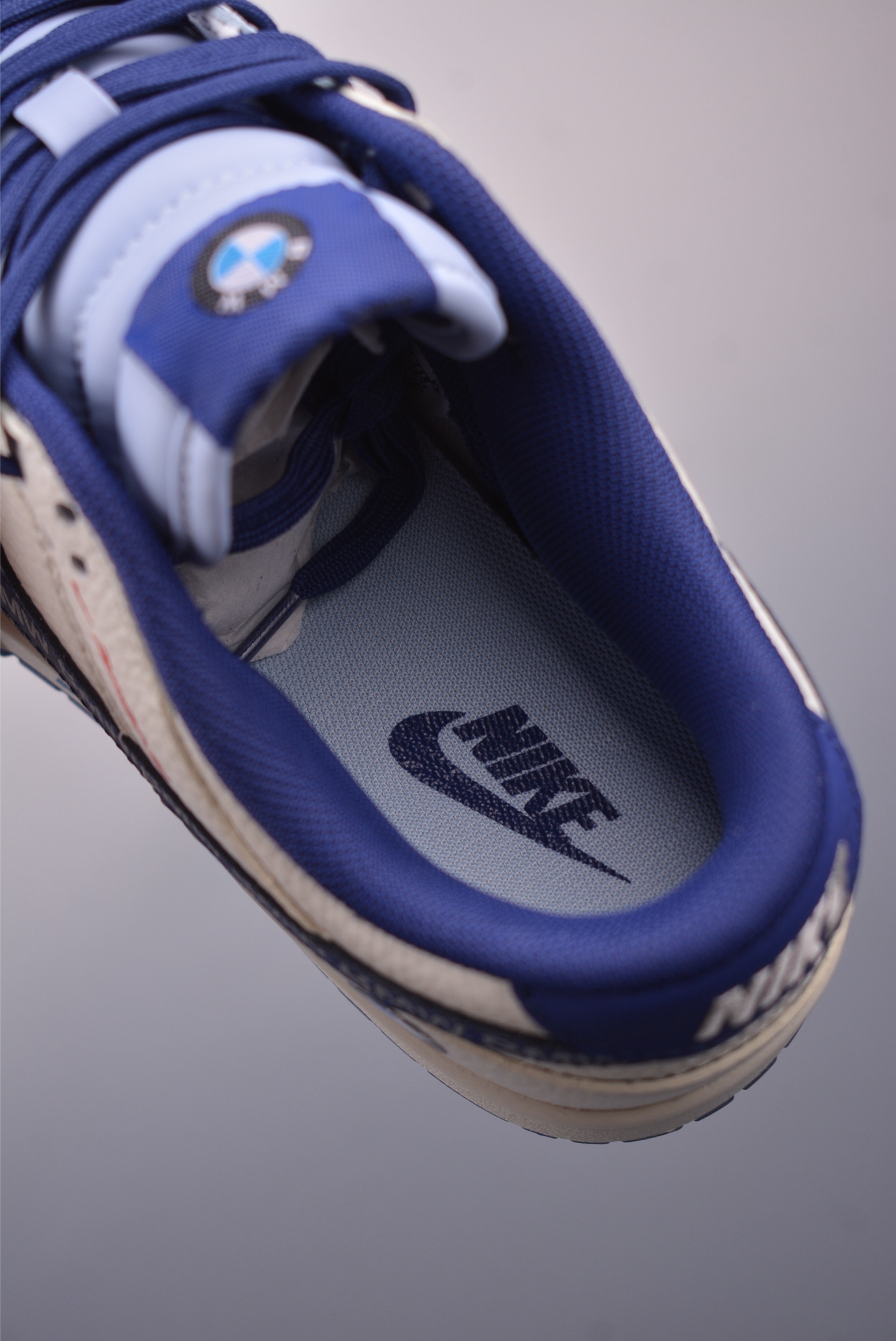 Nike SB Dunk Low DIY Blue White Sneakers - Fashionable and Comfortable 10 i1747866848057 3473 0 8