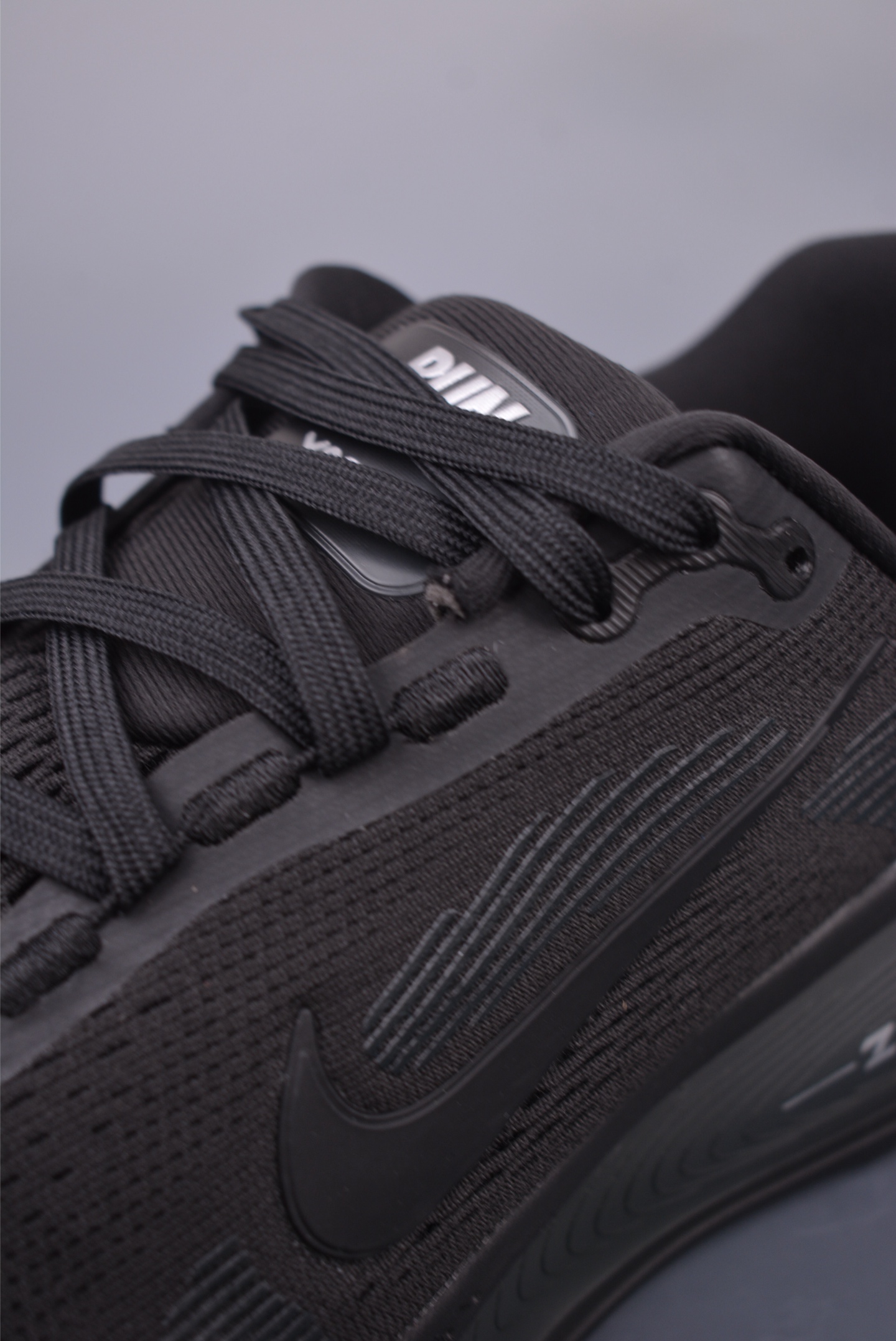 Nike Air Zoom Vomero 18: Advanced Tech Running Shoes - Black 8 i1747940989300 2307 0 6