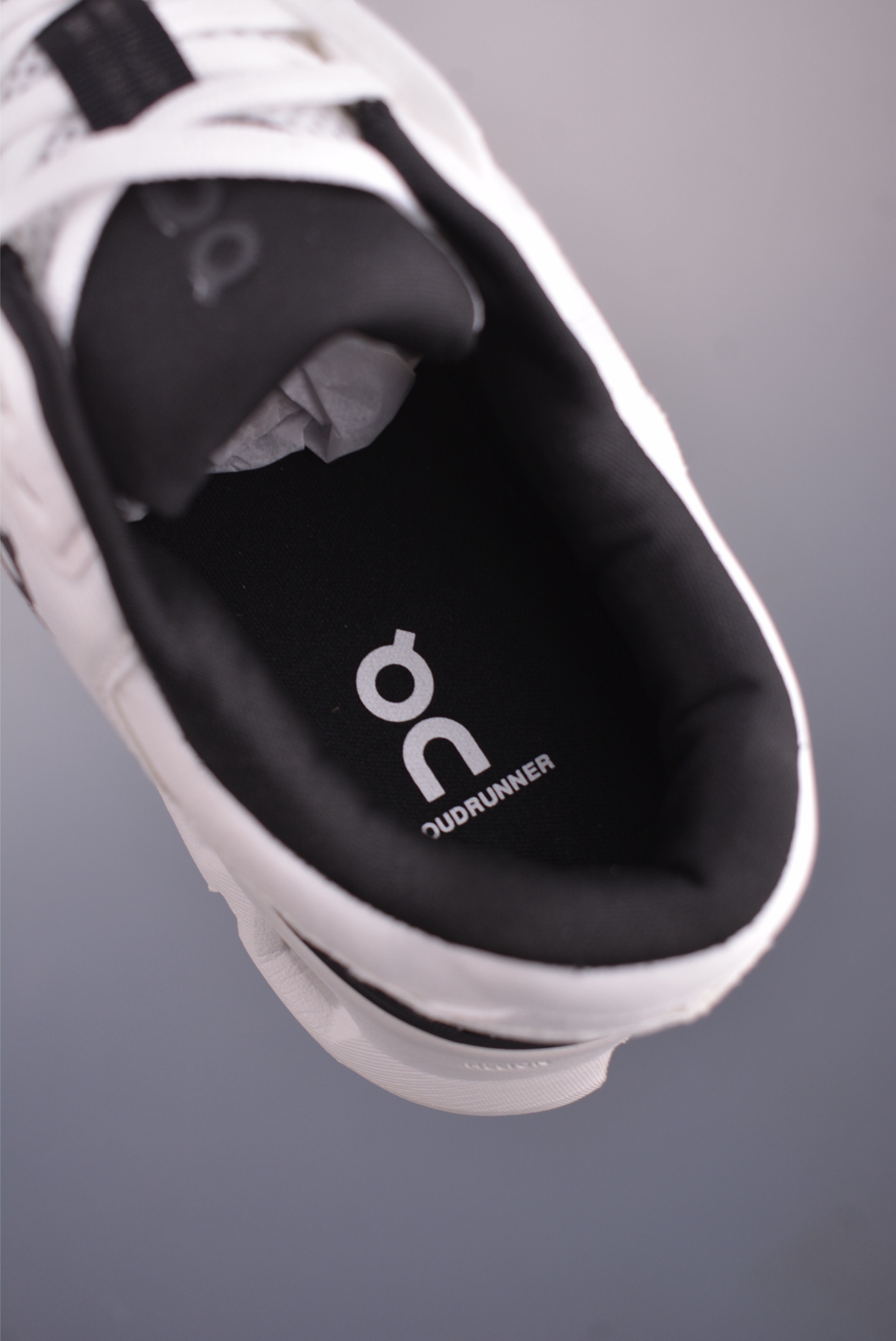 On Running Cloudtilt Loewe White Sneakers - Street Style & Performance 10 i1747941390105 8335 0 8