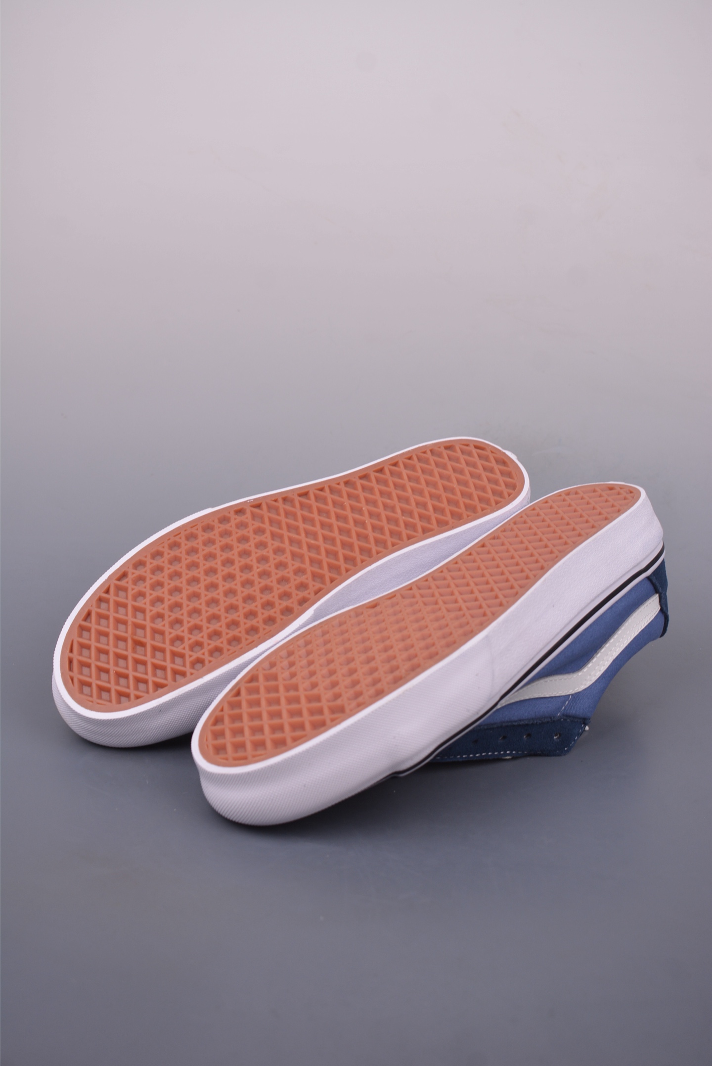 Vans SK8-Low Blue Canvas Sneakers - Iconic Style & Comfortable Fit 3 i1747941480332 7163 0 2