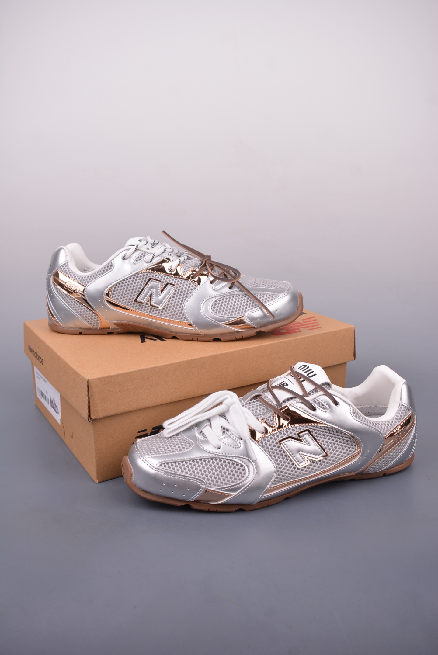 220 Miu Miu x New Balance联名款运动鞋 New Balance 530 学院少女风 5E165E_Z5O_F0379_F_D005