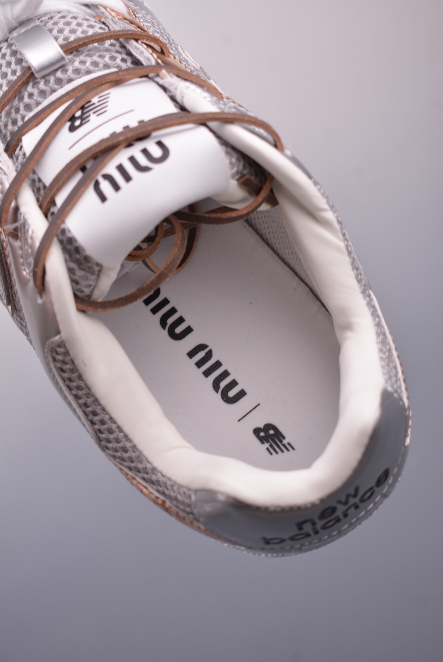 220 Miu Miu x New Balance联名款运动鞋 New Balance 530 学院少女风 5E165E_Z5O_F0379_F_D005